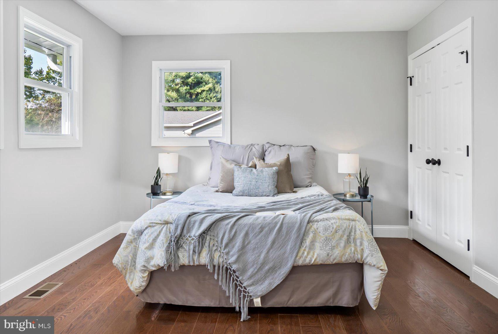 COLUMBIA HILLS - Residential