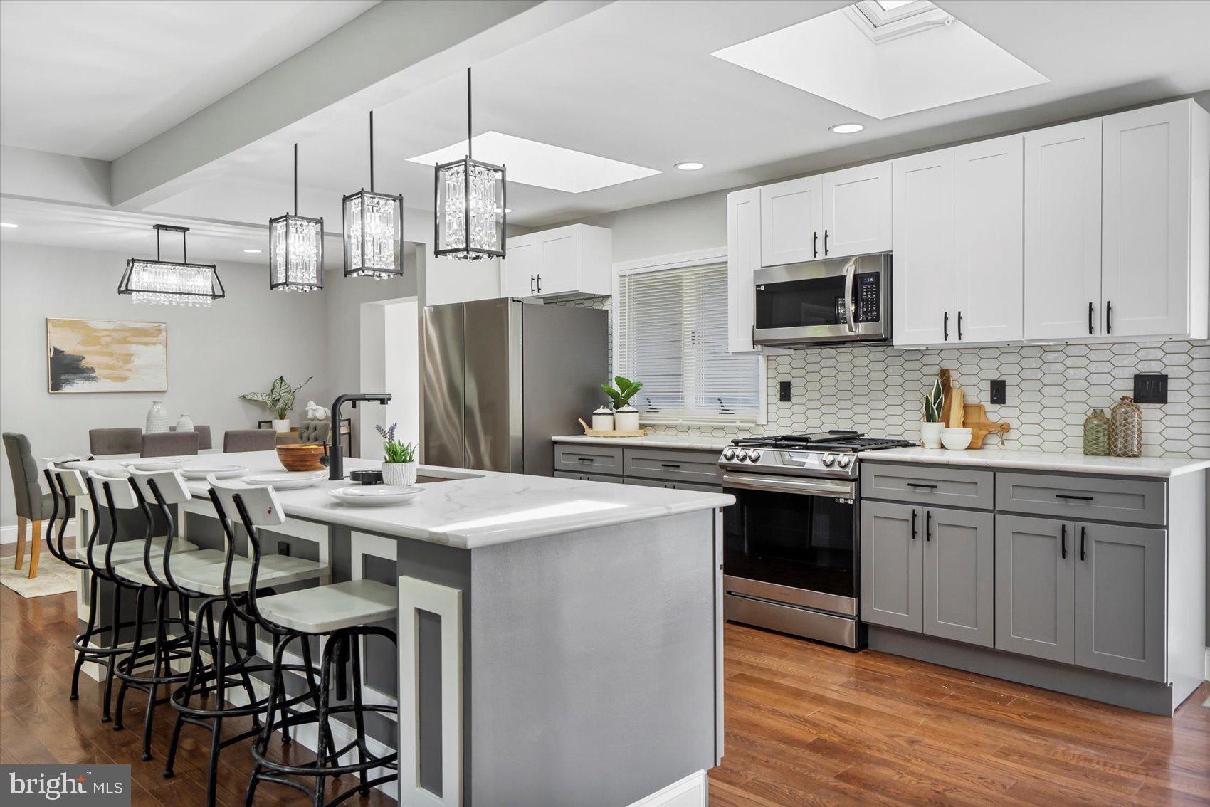 COLUMBIA HILLS - Residential