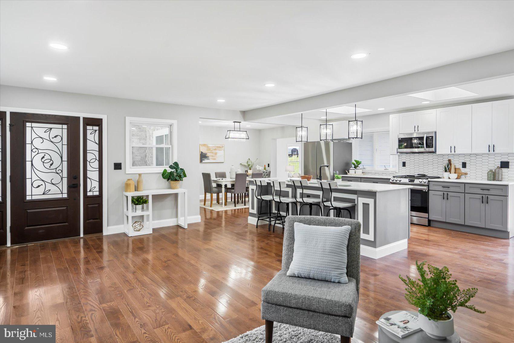 COLUMBIA HILLS - Residential