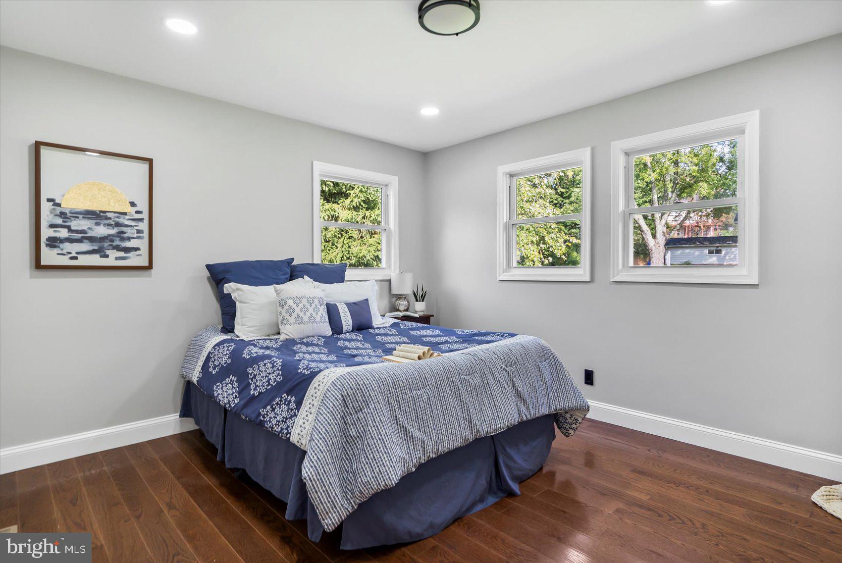 COLUMBIA HILLS - Residential