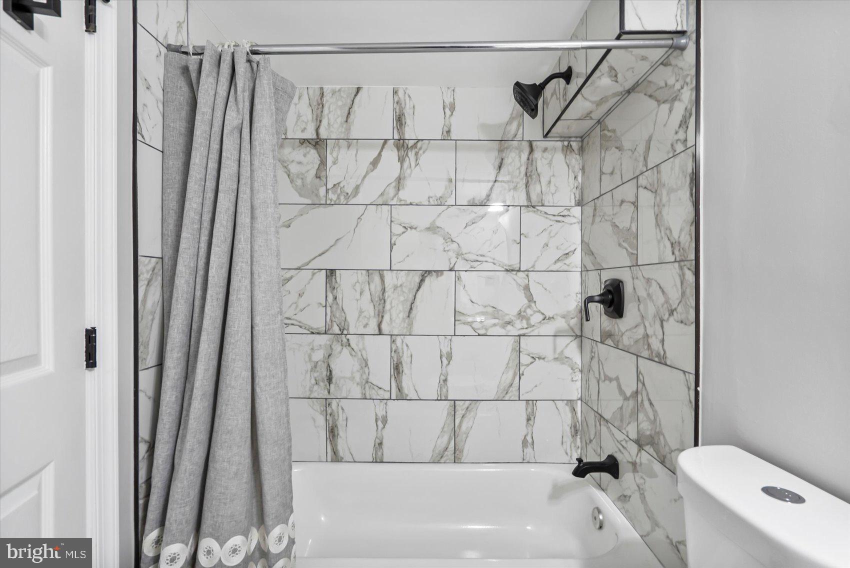 COLUMBIA HILLS - Residential