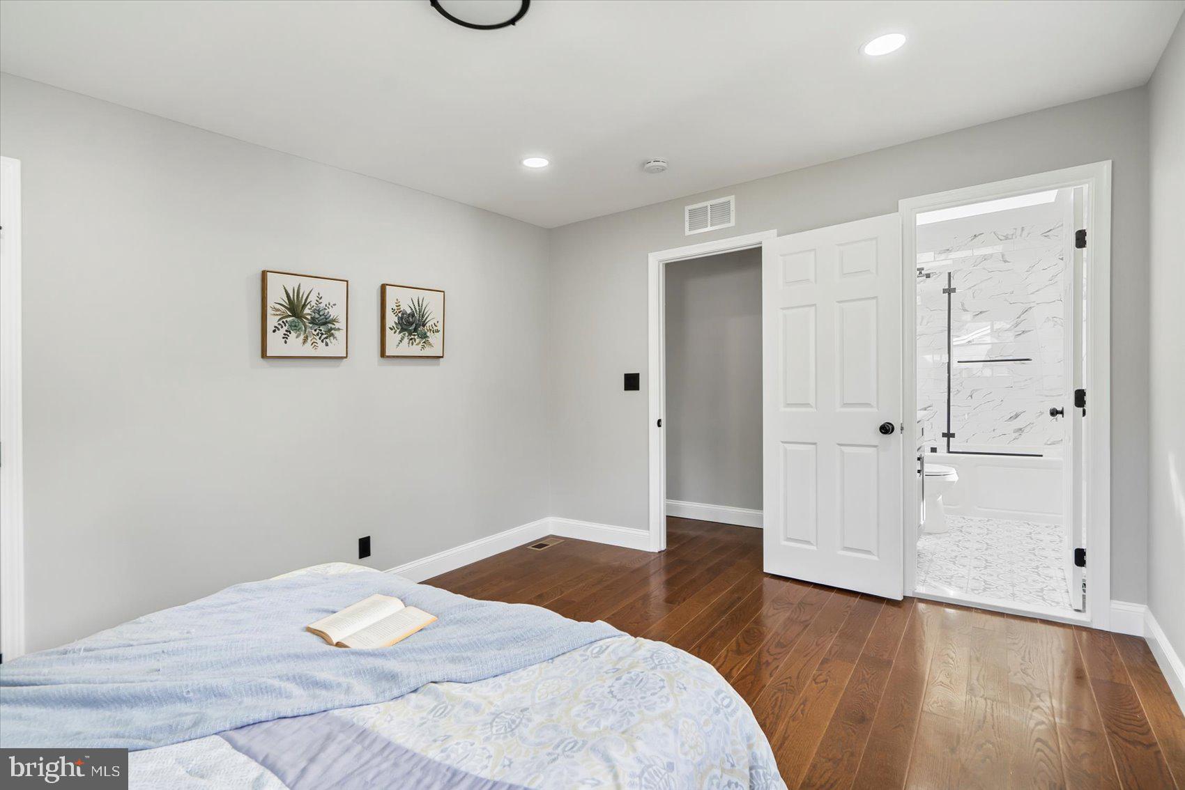 COLUMBIA HILLS - Residential