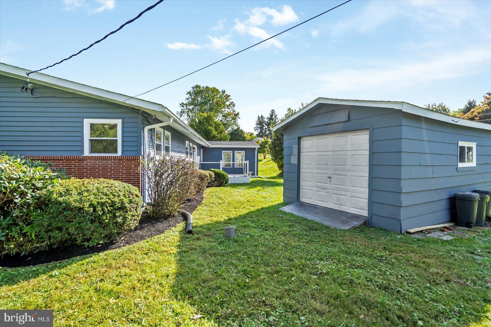 COLUMBIA HILLS - Residential