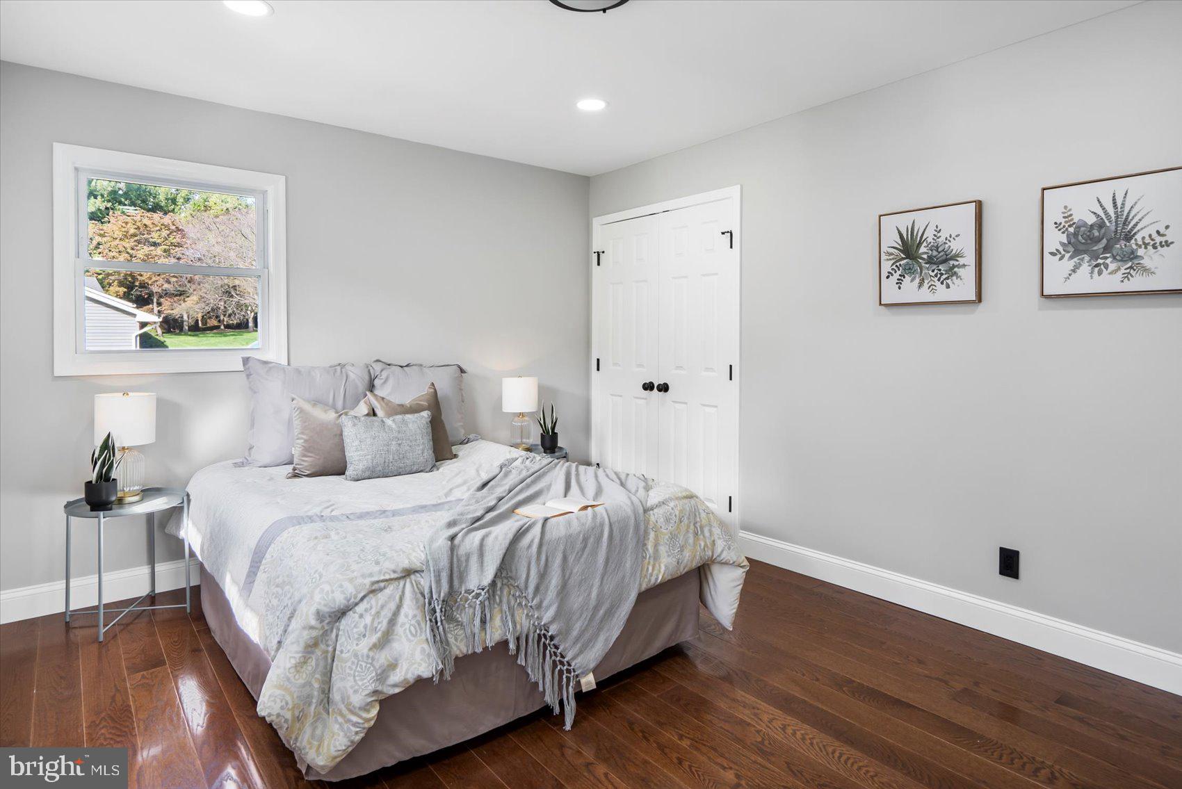 COLUMBIA HILLS - Residential