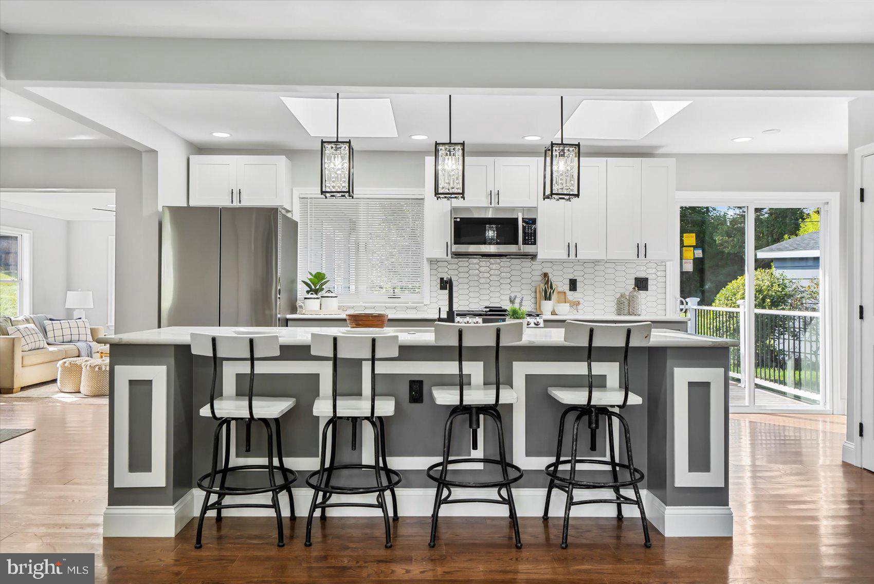 COLUMBIA HILLS - Residential