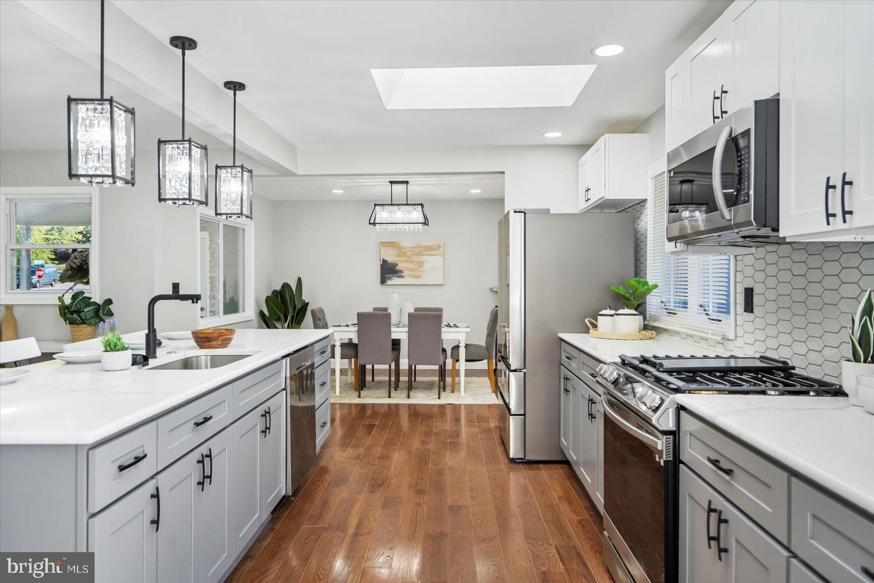 COLUMBIA HILLS - Residential