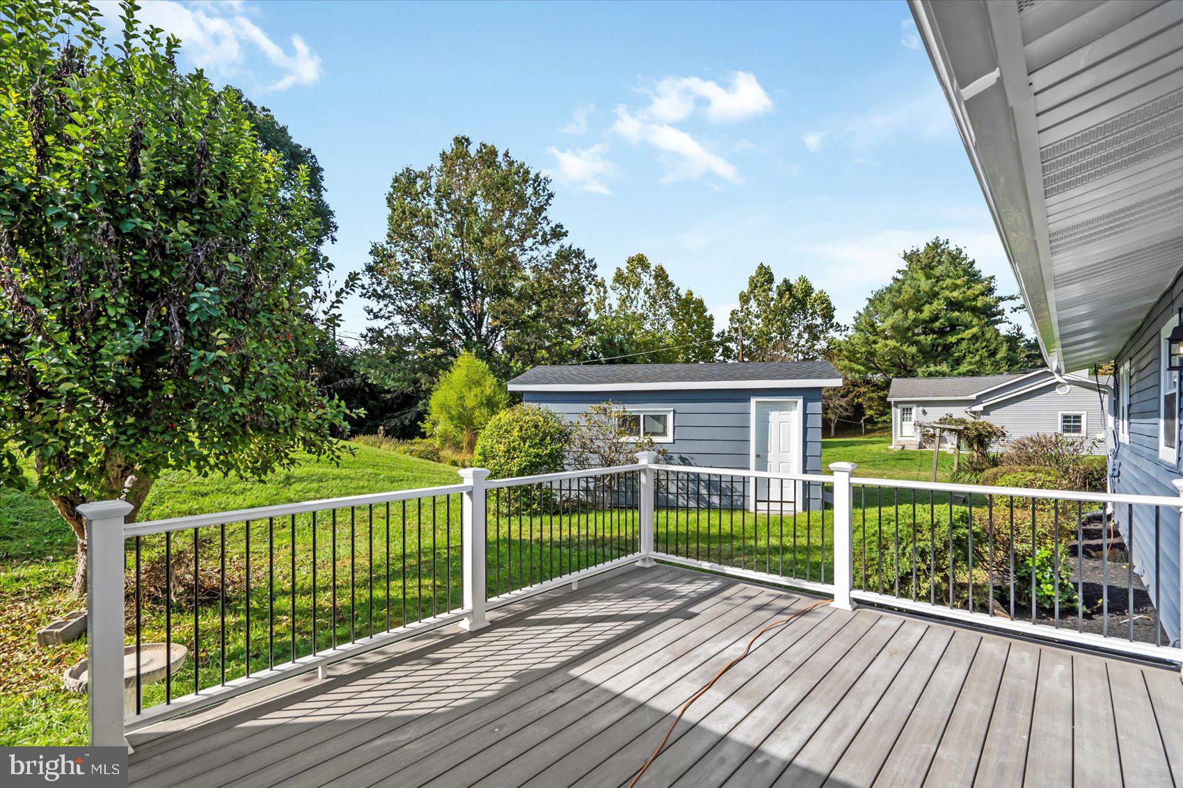 COLUMBIA HILLS - Residential