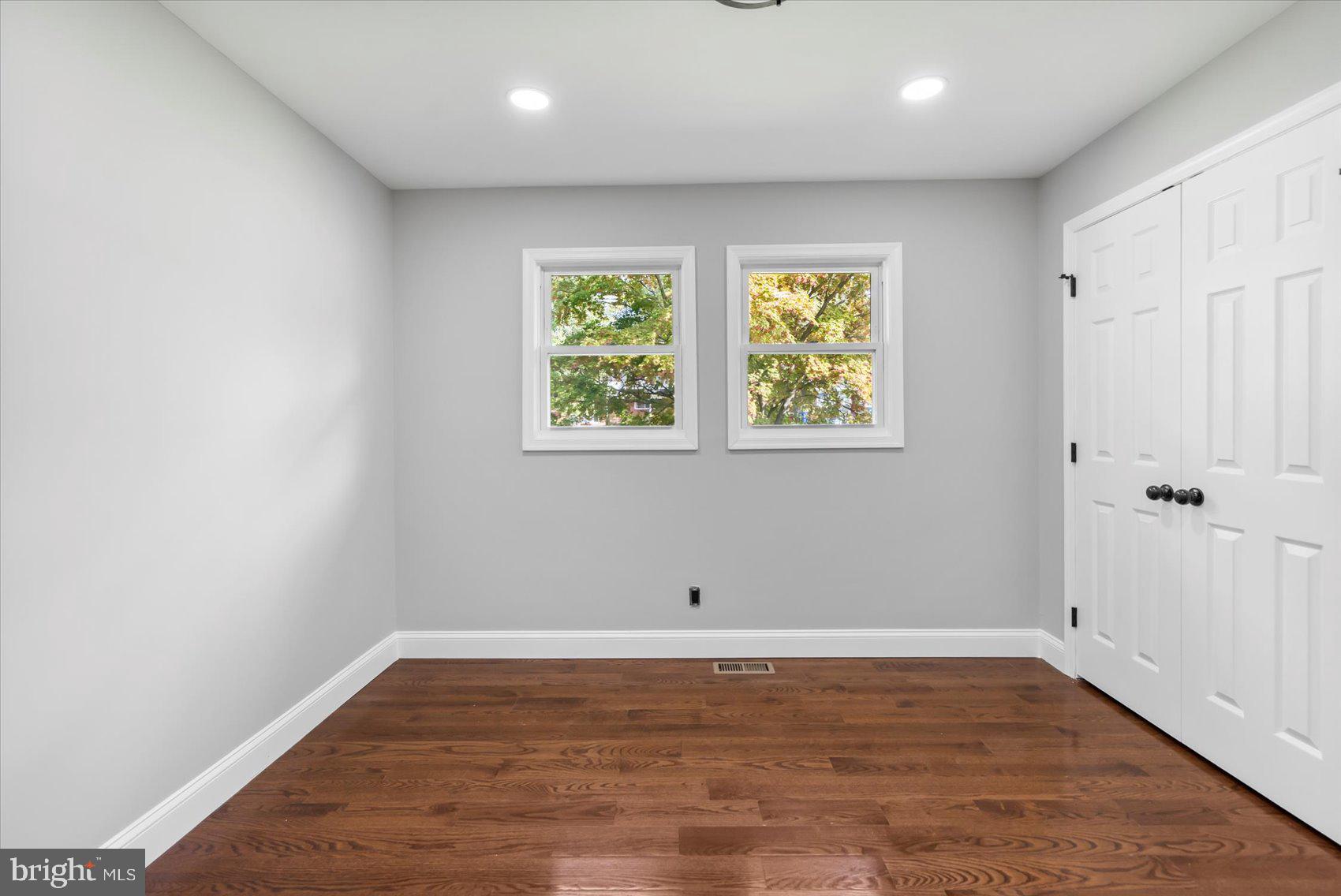 COLUMBIA HILLS - Residential