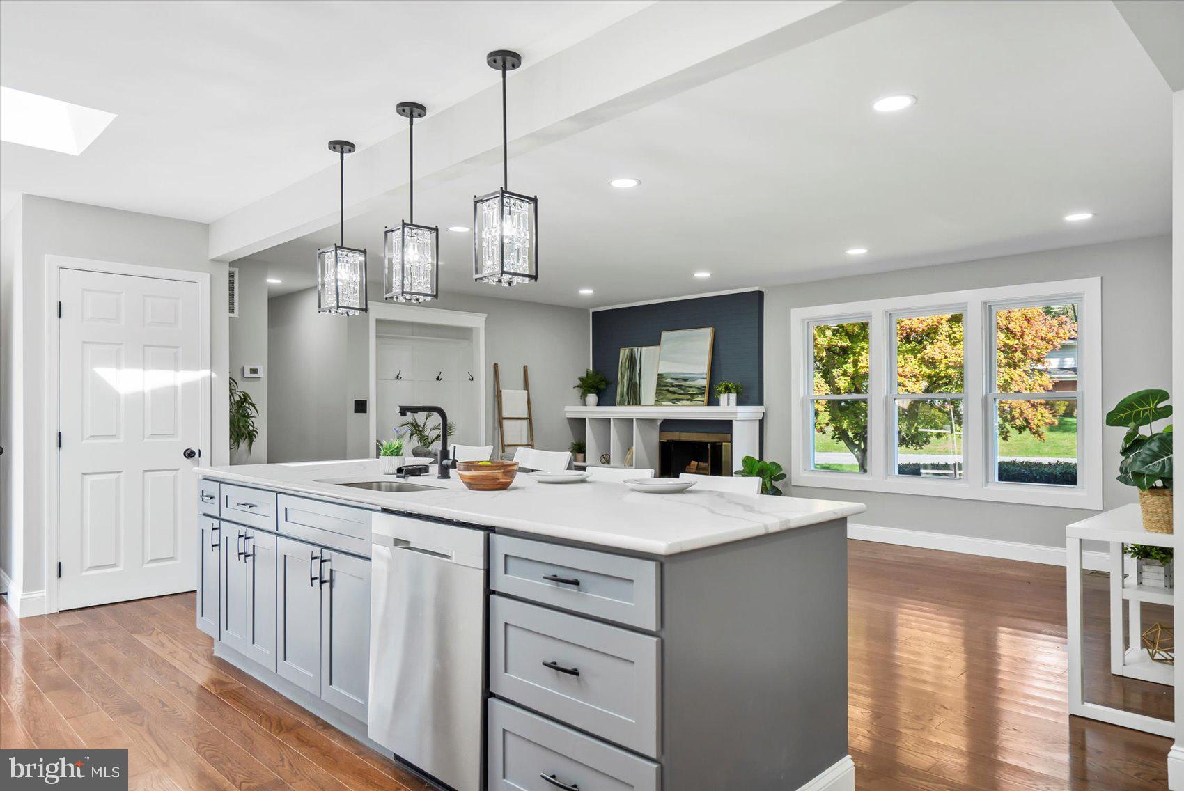 COLUMBIA HILLS - Residential