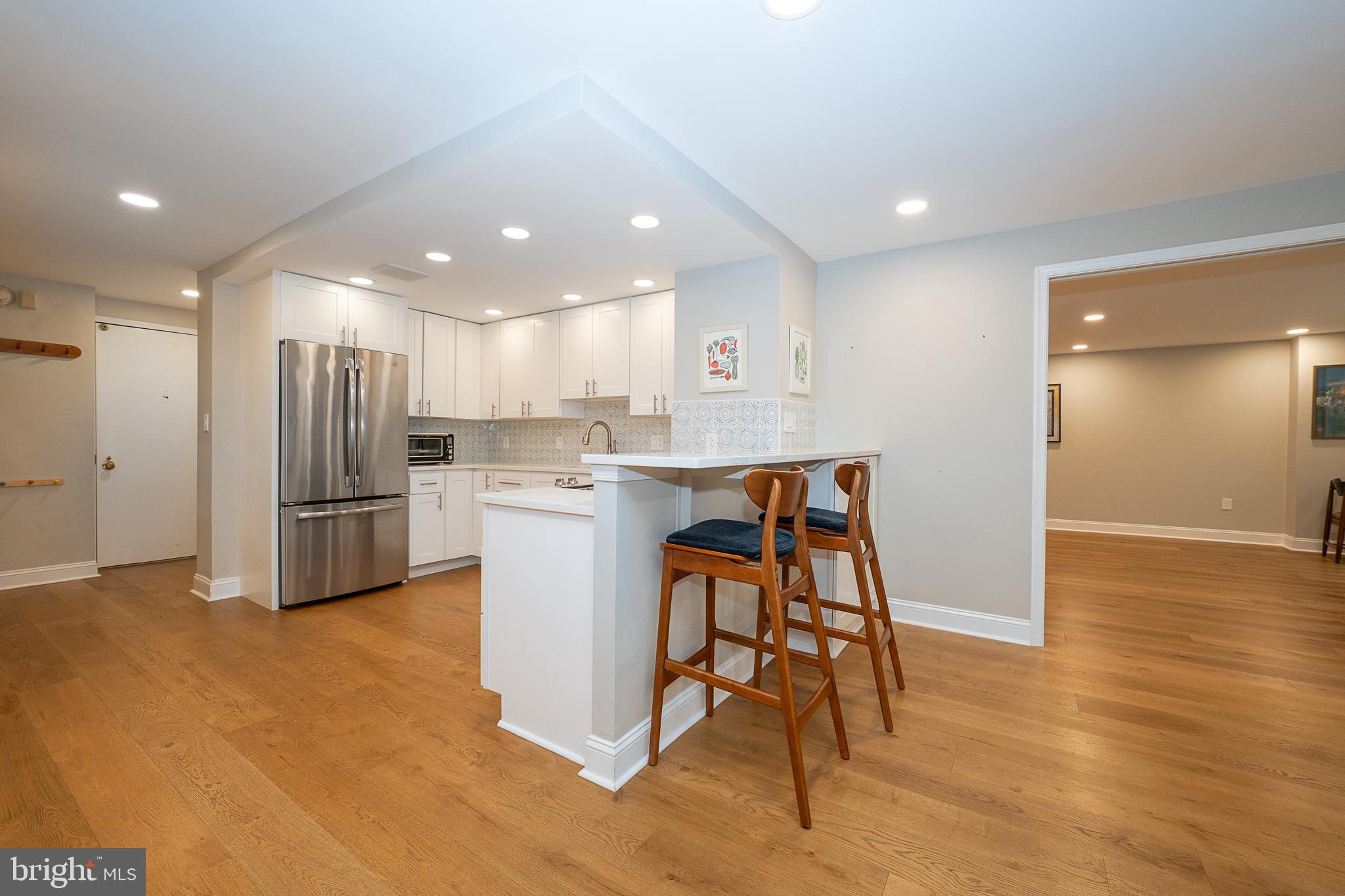 1919 CHESTNUT STREET 523-524