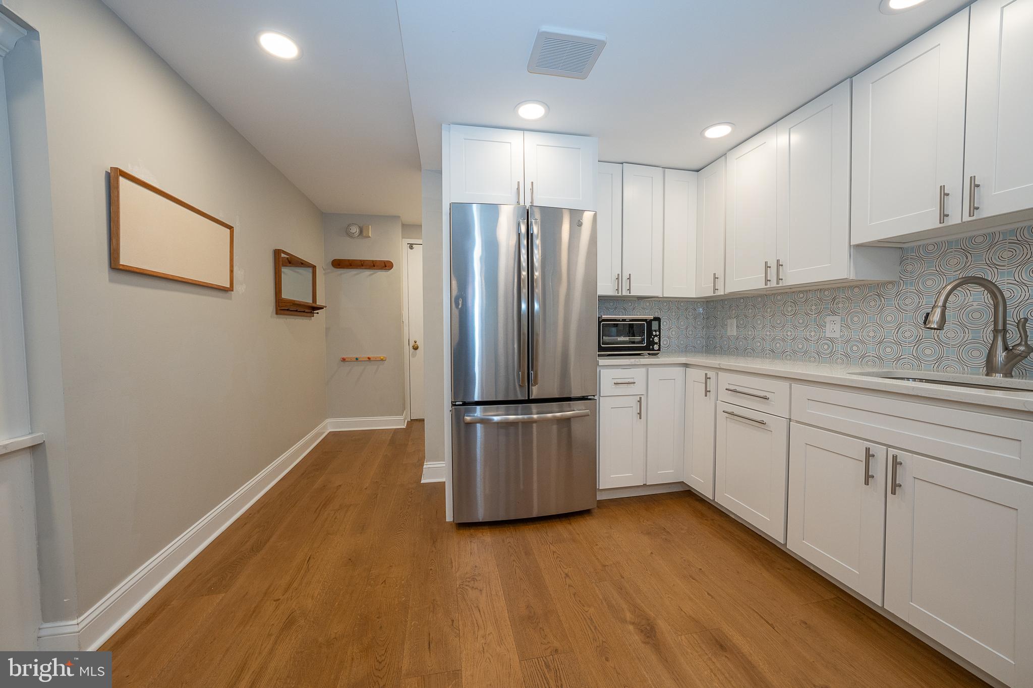 1919 CHESTNUT STREET 523-524