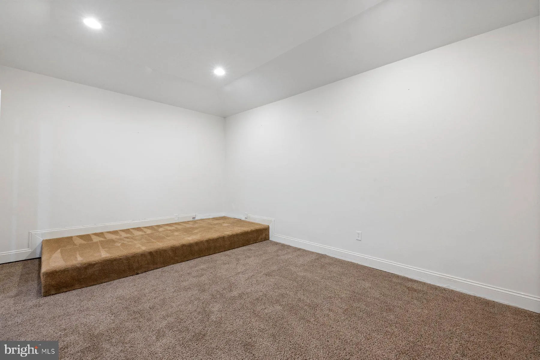 Pasadena, Maryland 21122, United States, 6 Bedrooms Bedrooms, ,6 BathroomsBathrooms,Residential,Pending,51493