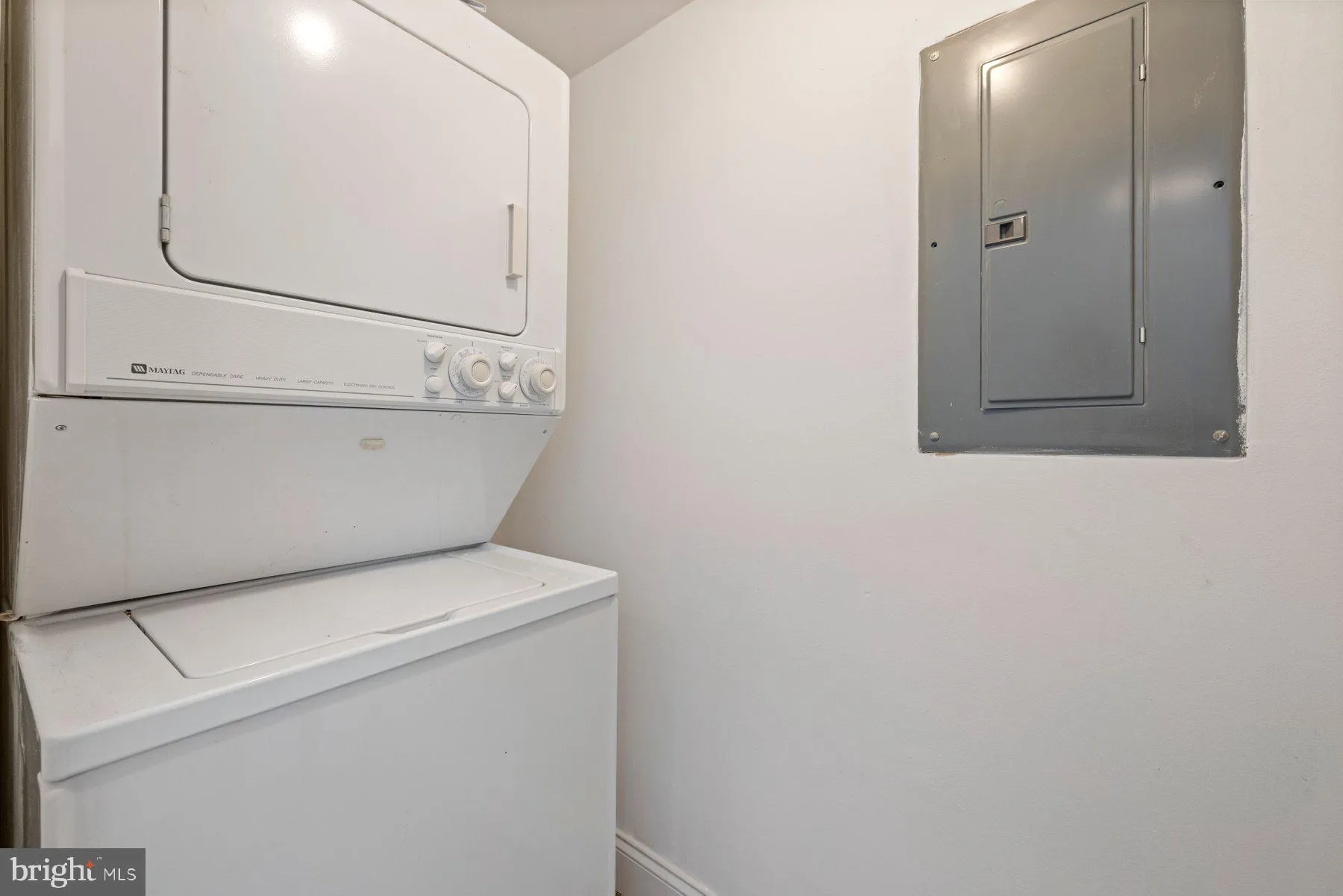 Pasadena, Maryland 21122, United States, 6 Bedrooms Bedrooms, ,6 BathroomsBathrooms,Residential,Pending,51493