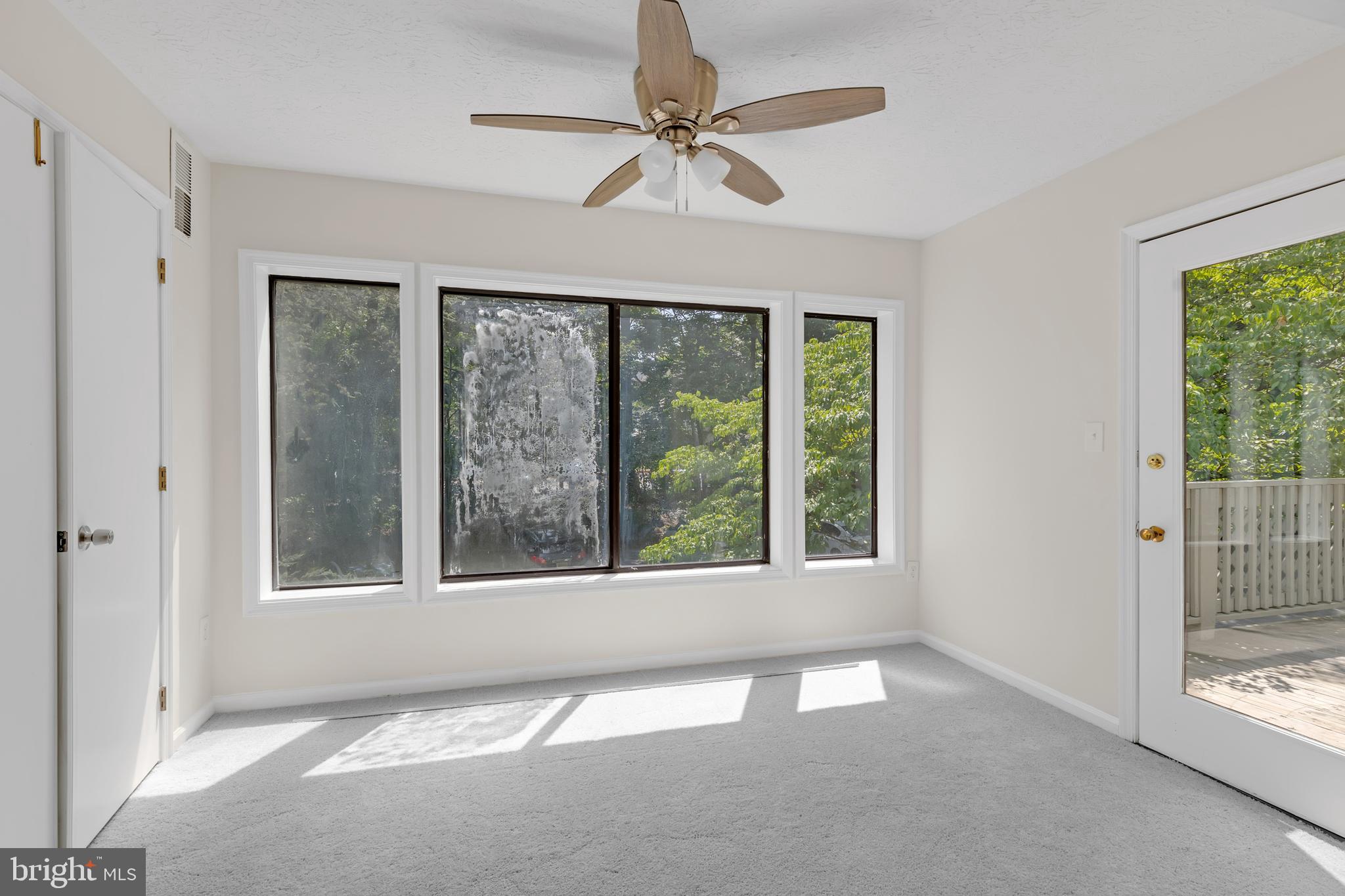 HUNTERS CROSSING - Residential