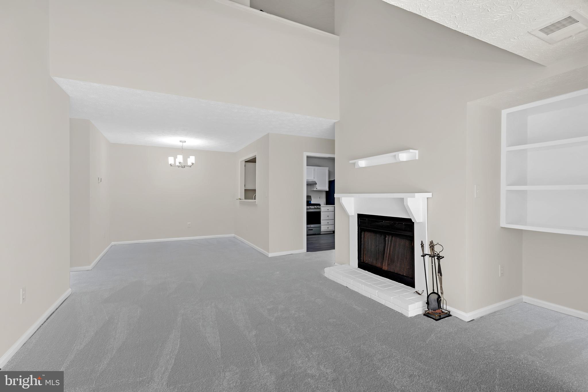 HUNTERS CROSSING - Residential