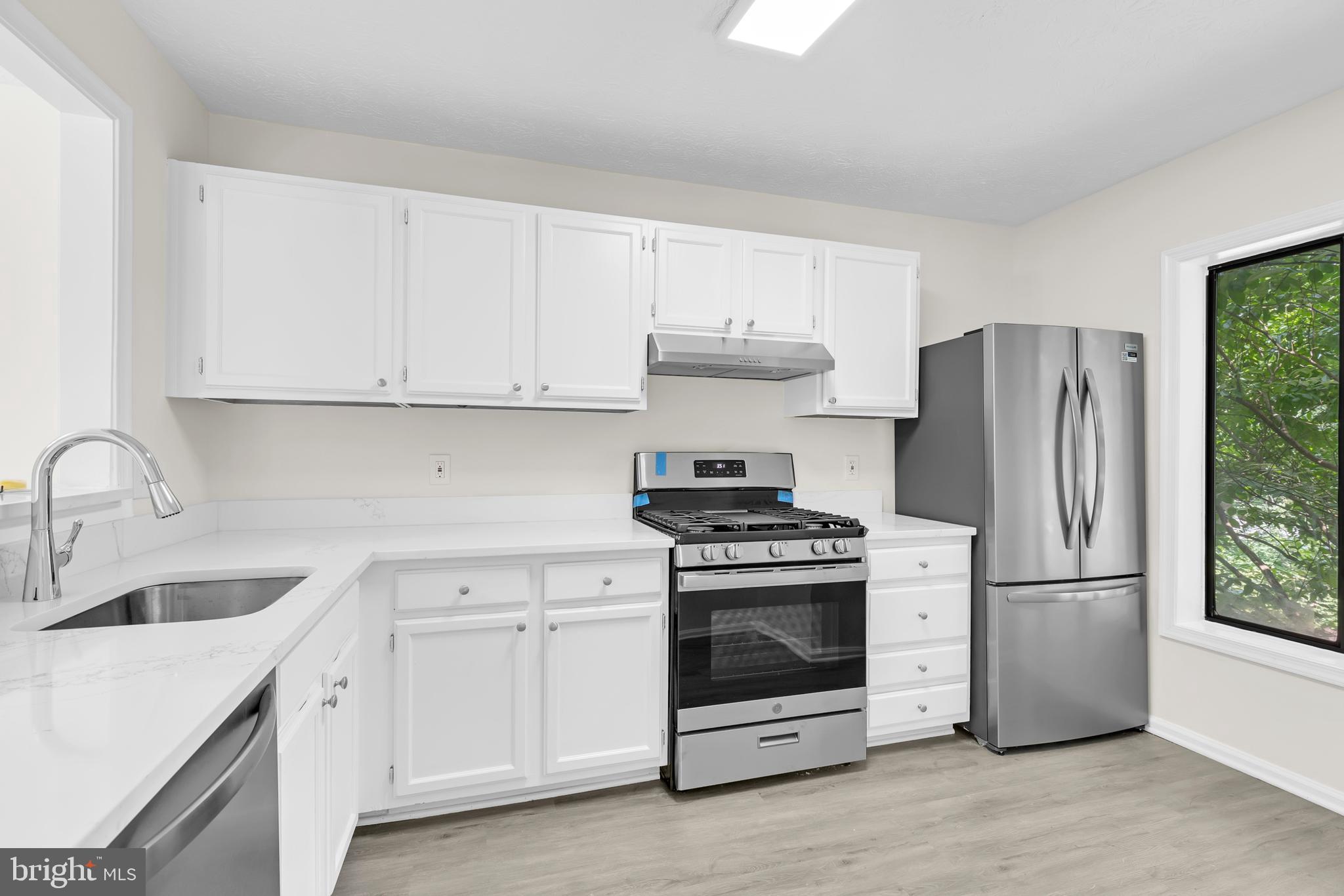 HUNTERS CROSSING - Residential