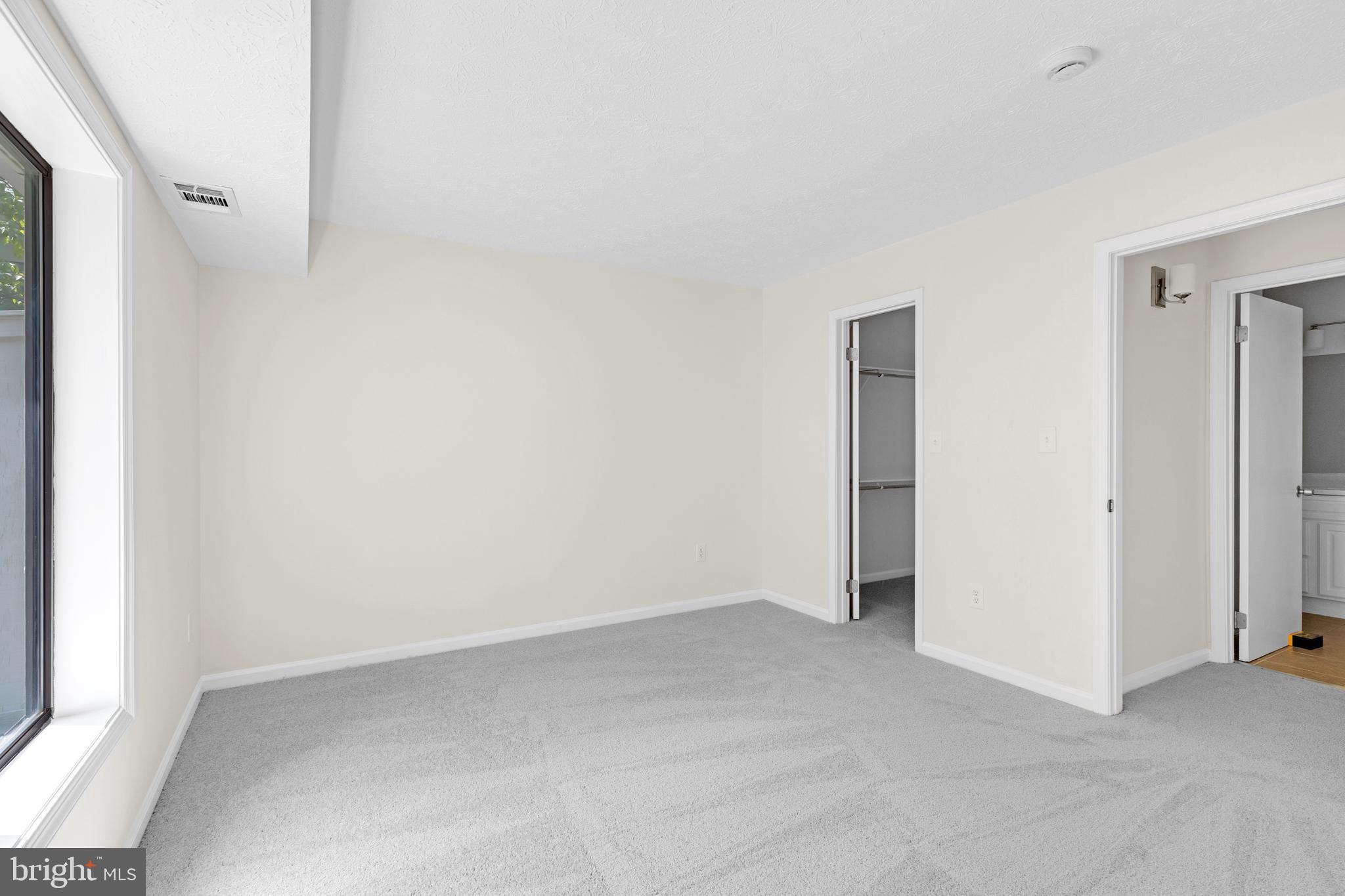 HUNTERS CROSSING - Residential