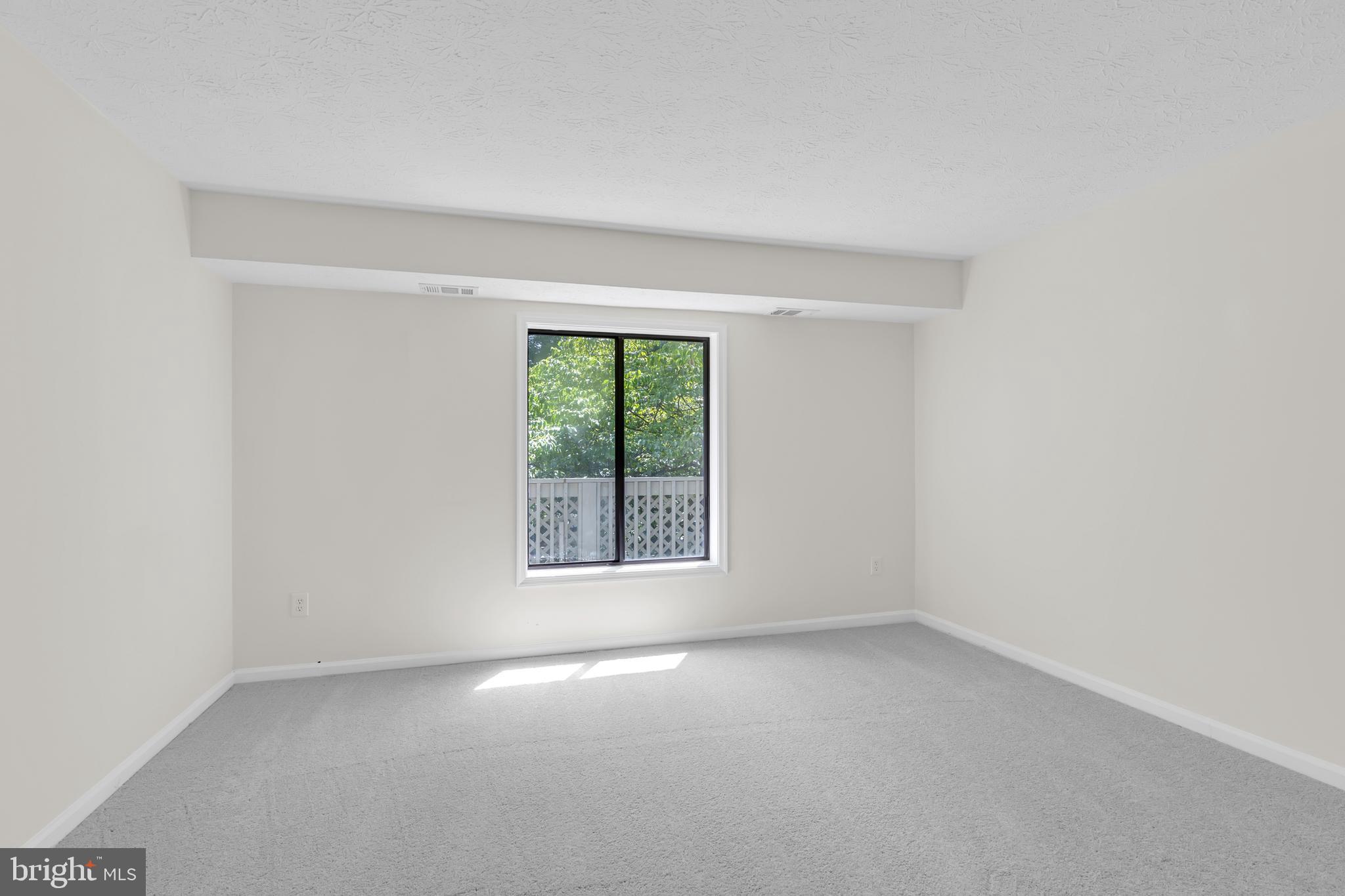 HUNTERS CROSSING - Residential