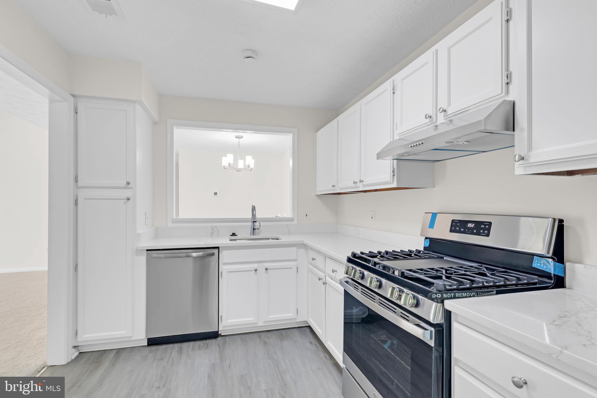 HUNTERS CROSSING - Residential