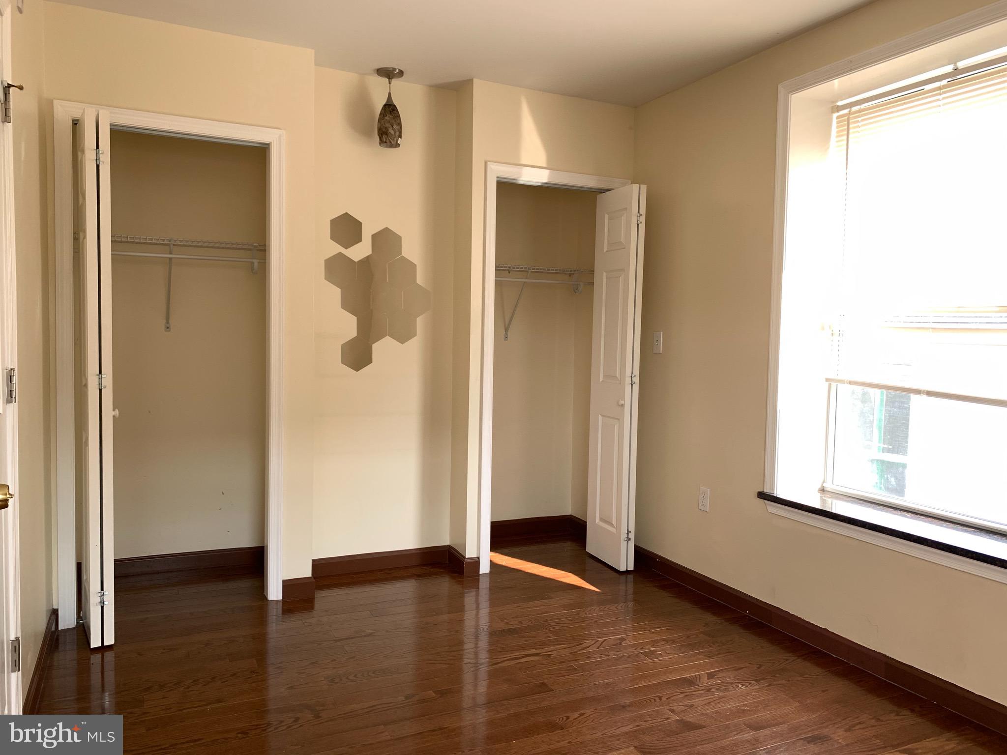 UNIVERSITY CITY - Residential Lease