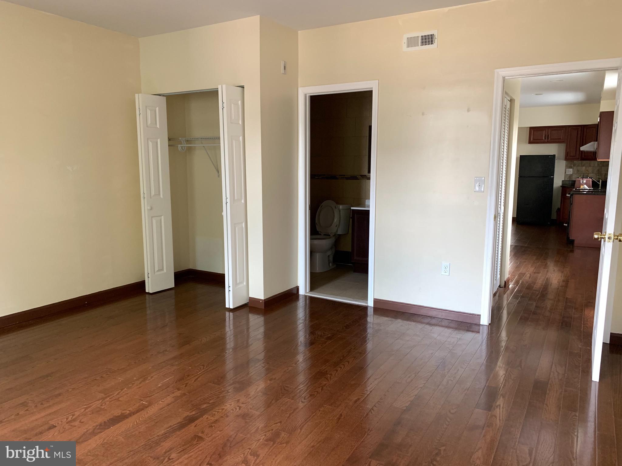UNIVERSITY CITY - Residential Lease