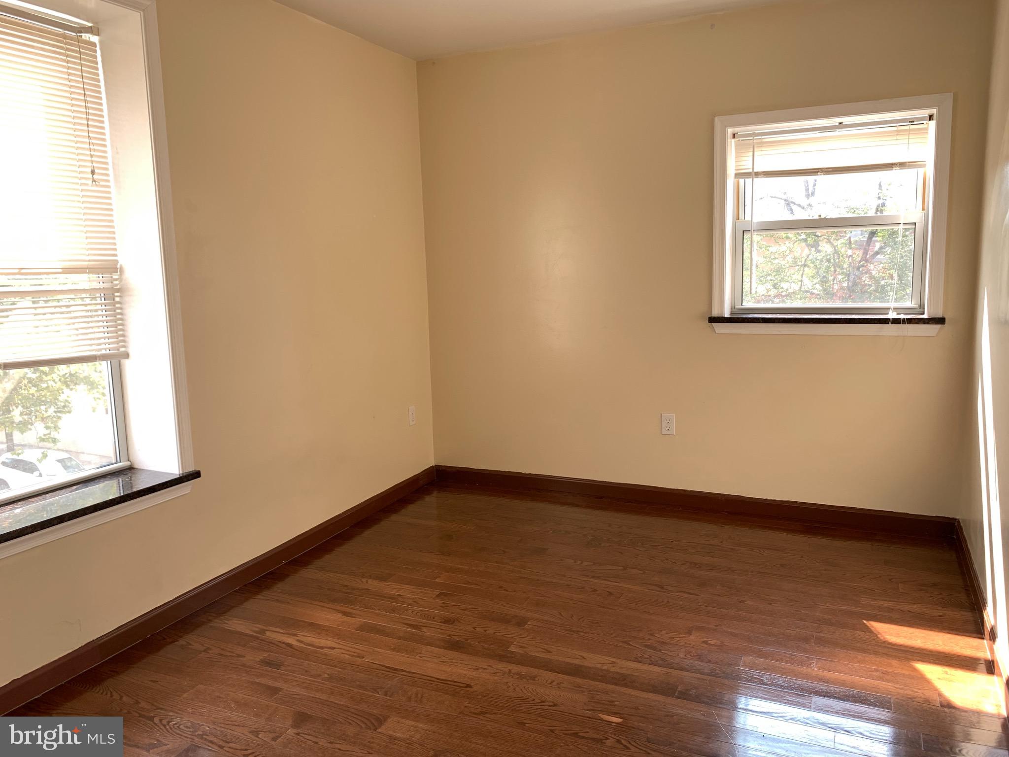 UNIVERSITY CITY - Residential Lease