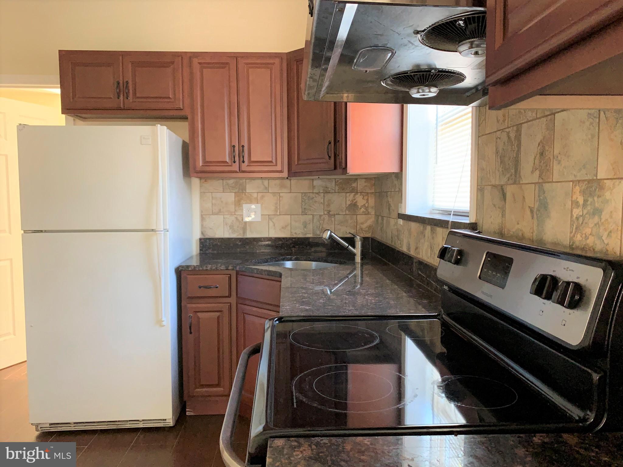 UNIVERSITY CITY - Residential Lease