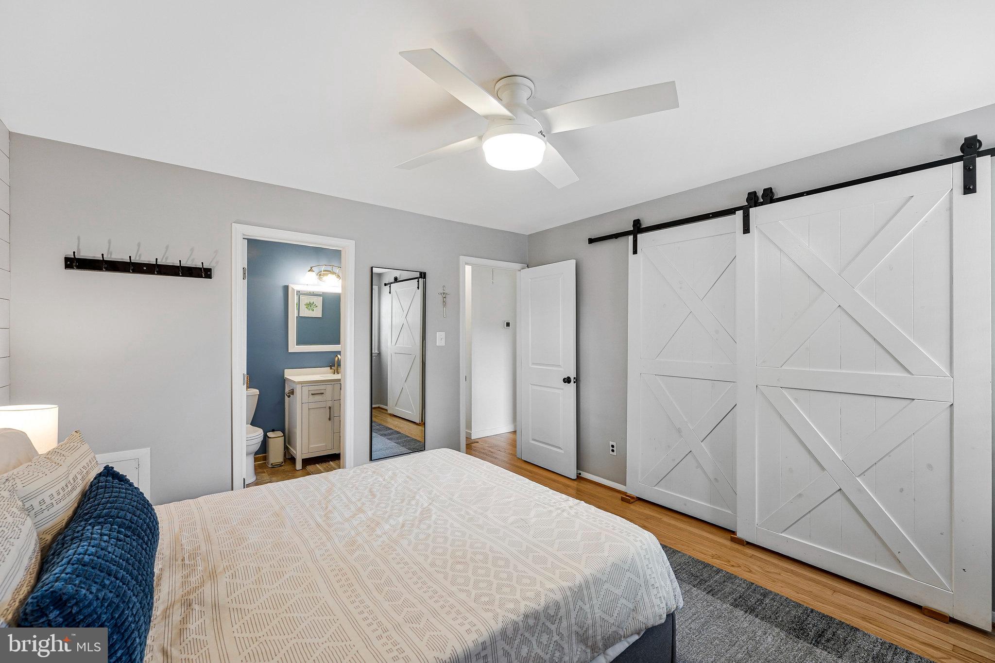 COUNTRY CLUB MANOR - Residential