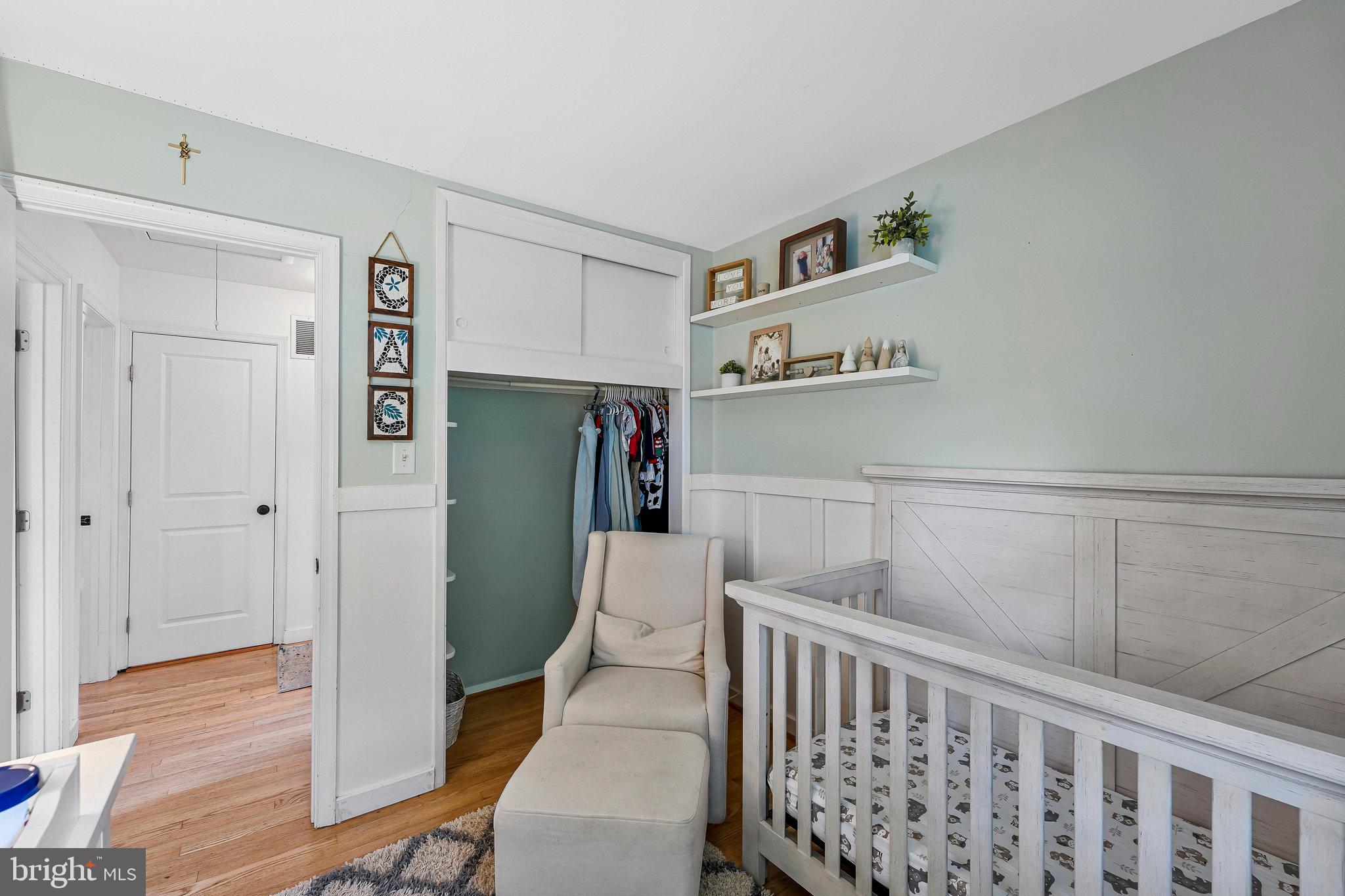 COUNTRY CLUB MANOR - Residential