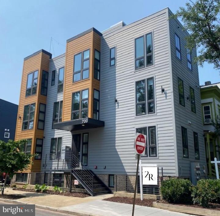 700 16TH STREET NE 4