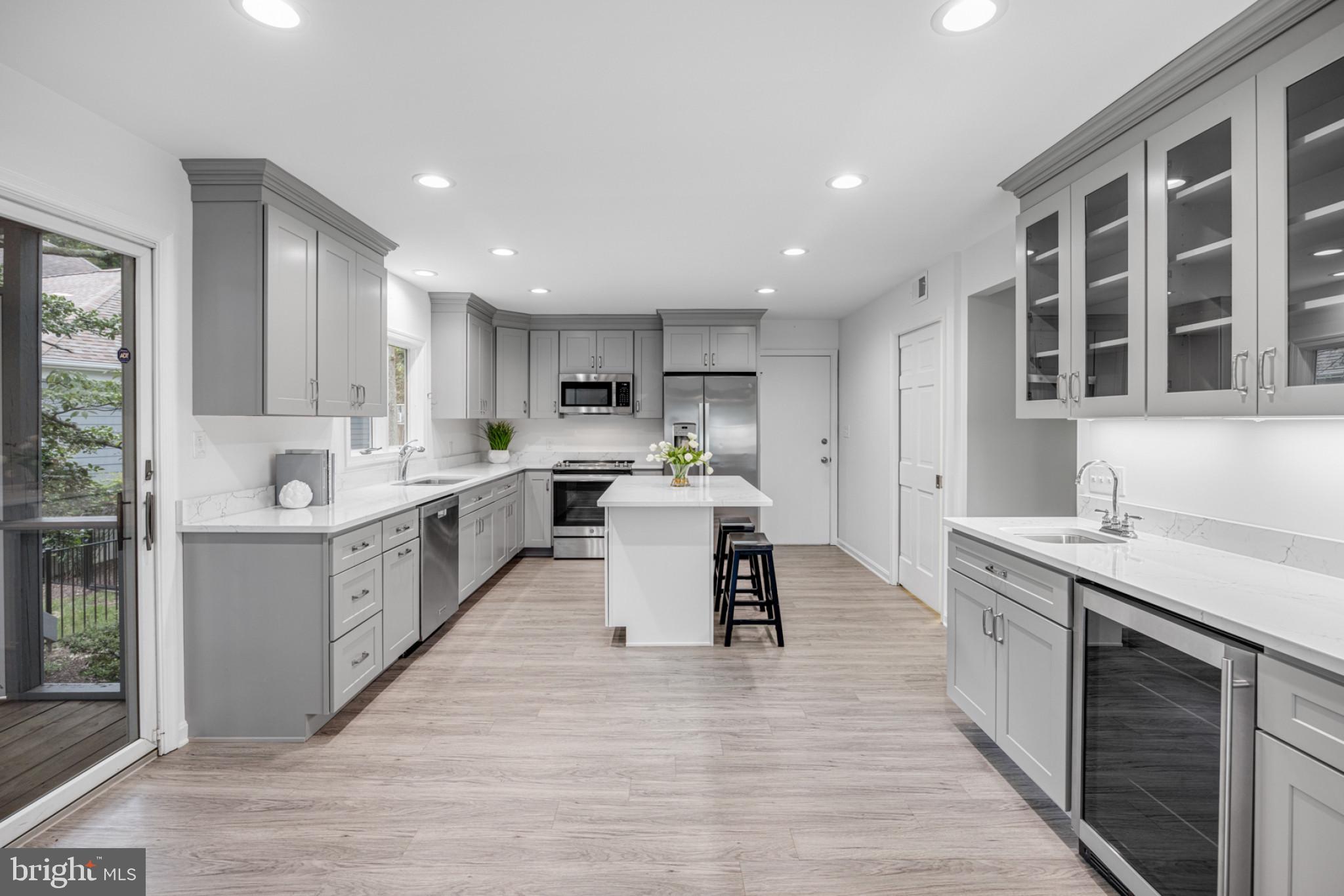 CAPE MCKINSEY - Residential