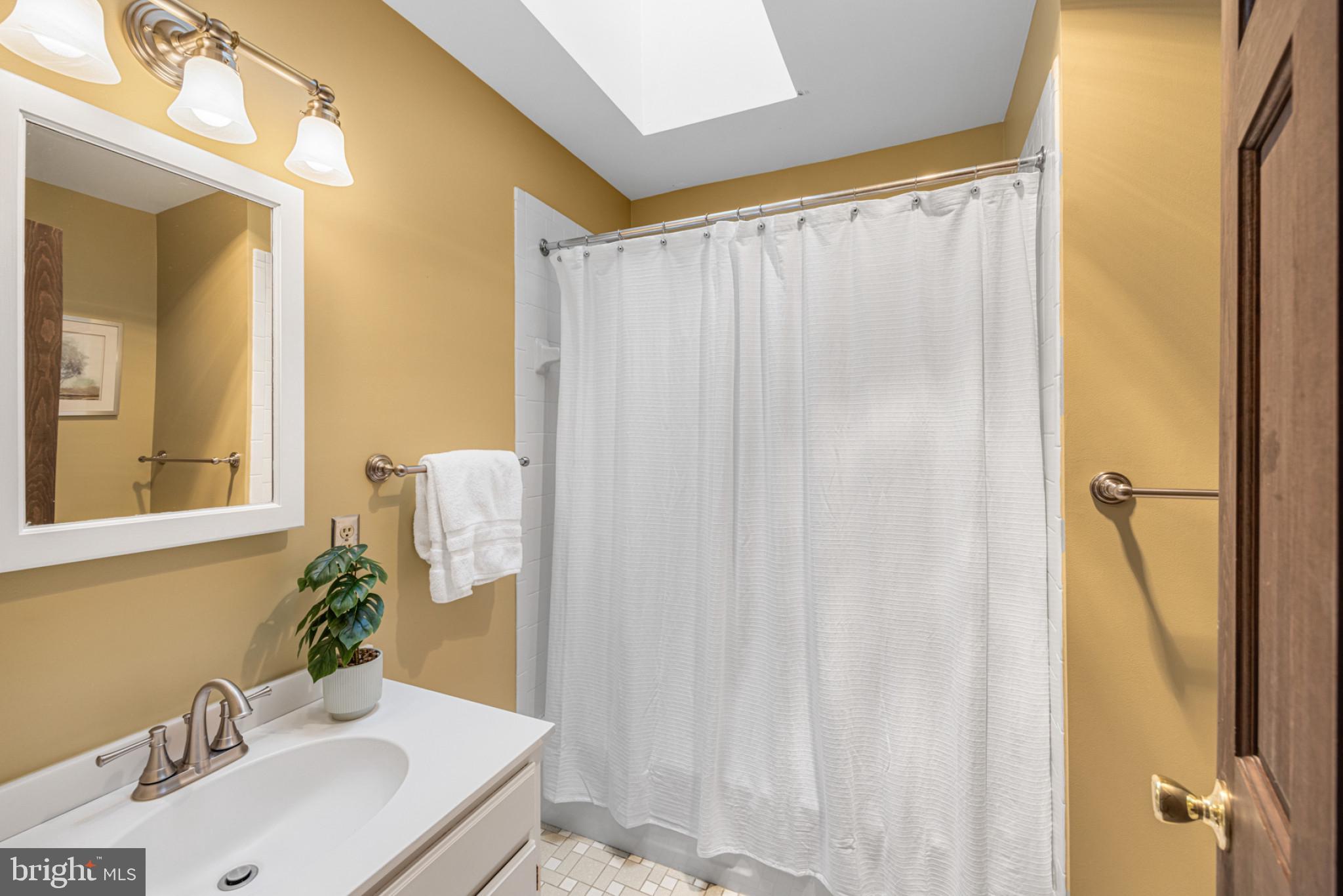 CAPE MCKINSEY - Residential