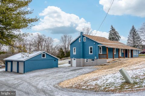 Photo of 1343 Turnpike Road, ELIZABETHTOWN, PA 17022 (MLS # PALA2062236)