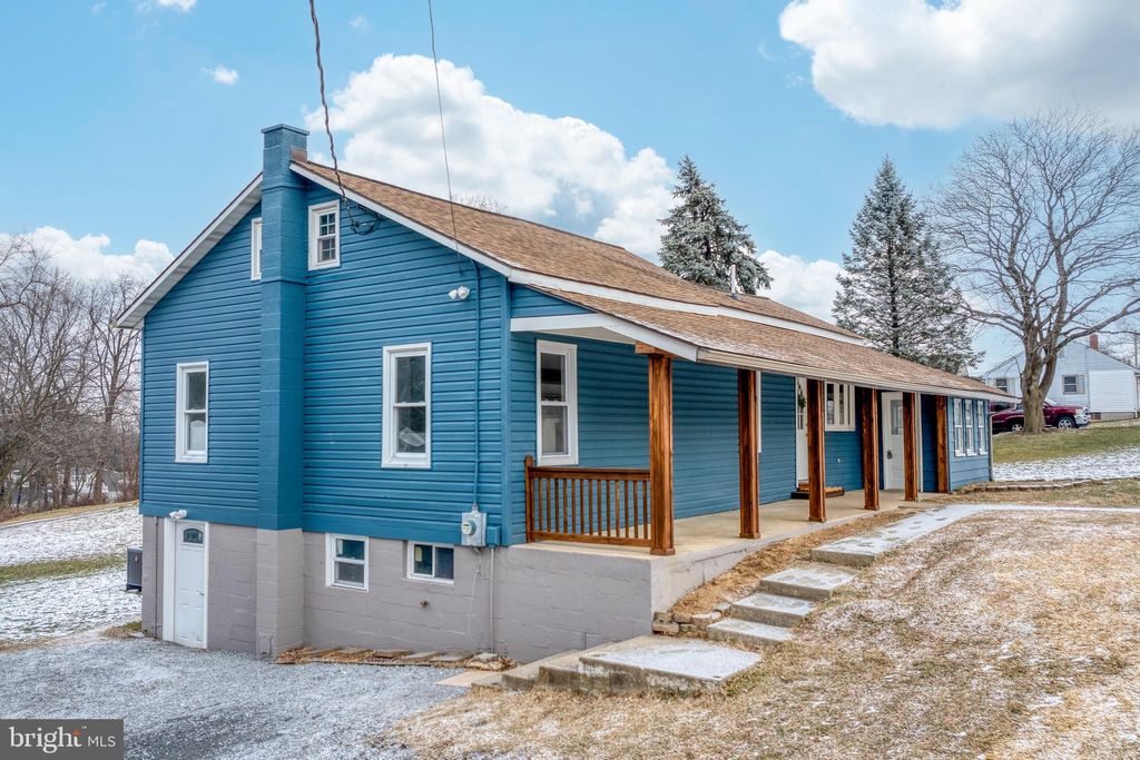 Photo of 1343 Turnpike Road, ELIZABETHTOWN, PA 17022 (MLS # PALA2062236)