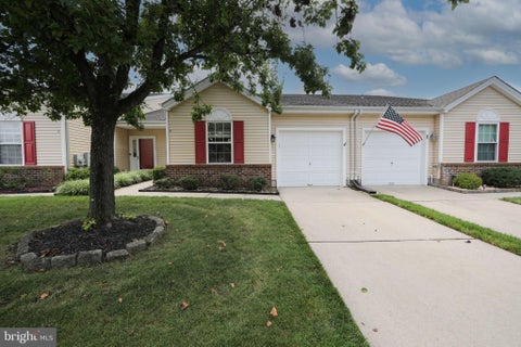 Townhouse For Sale - 4 Clifford Drive<br/> Burlington County, MOUNT LAUREL, NJ 08054