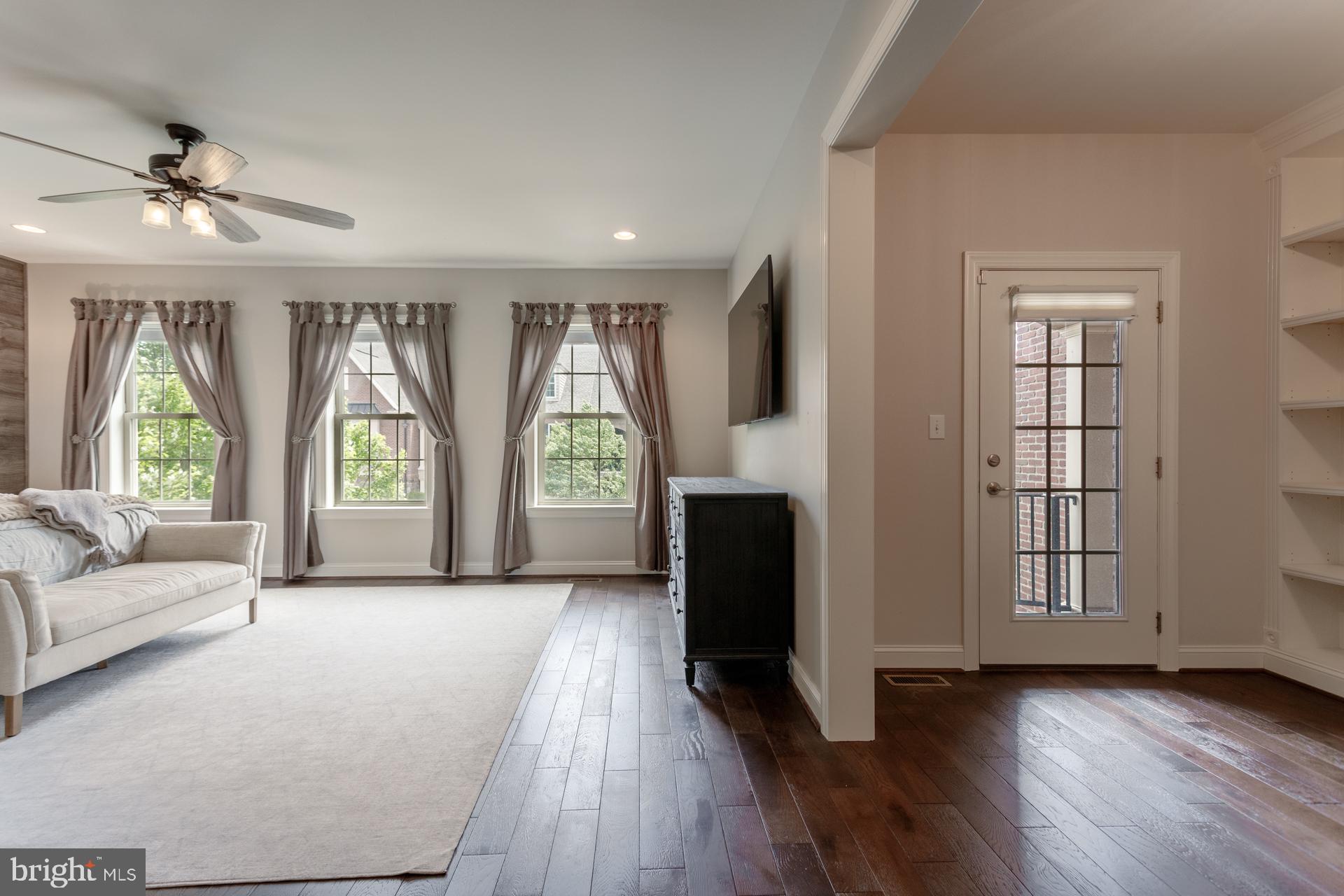 WALDEN SQUARE - Residential