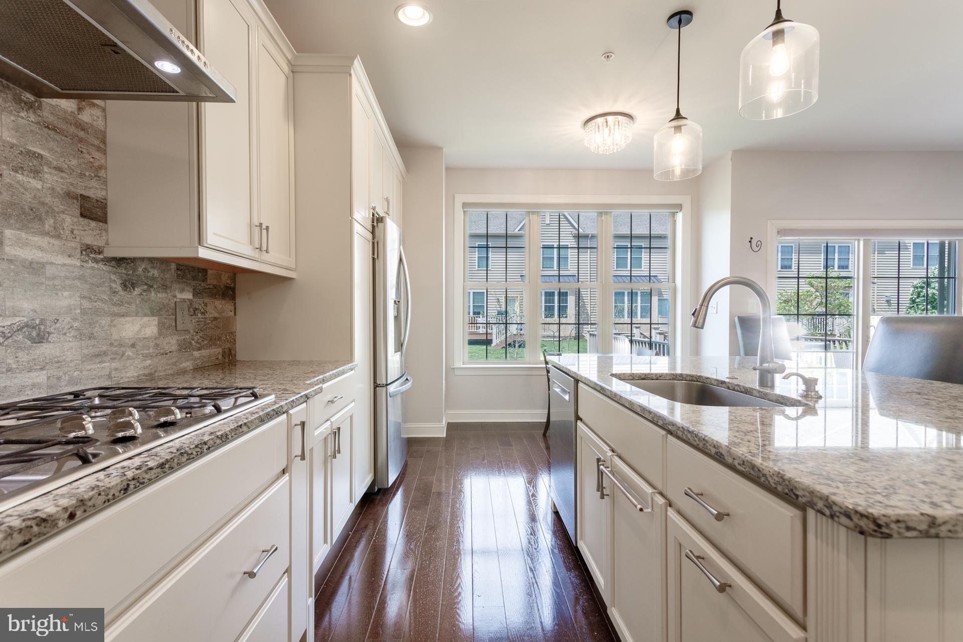 WALDEN SQUARE - Residential
