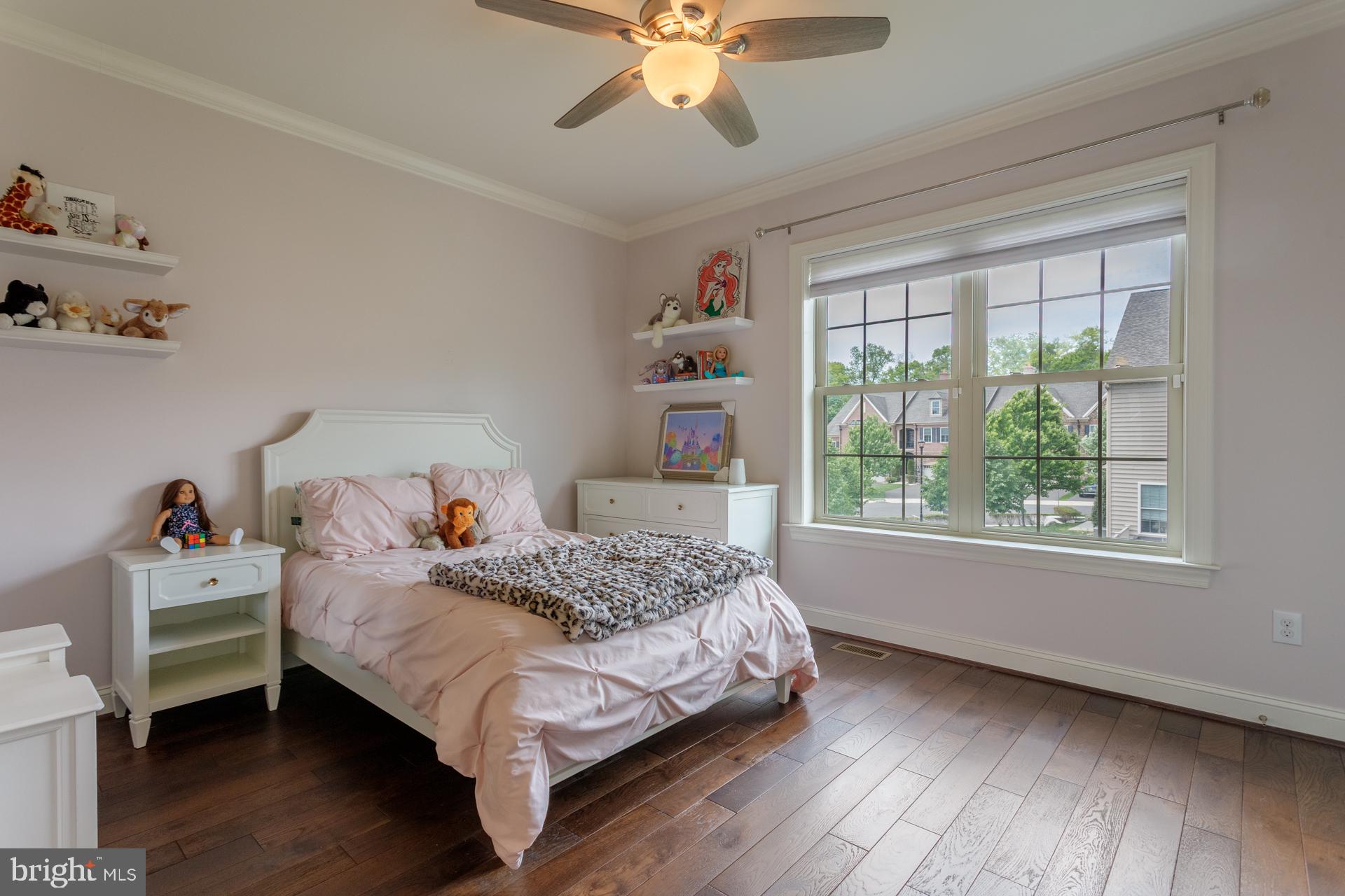 WALDEN SQUARE - Residential
