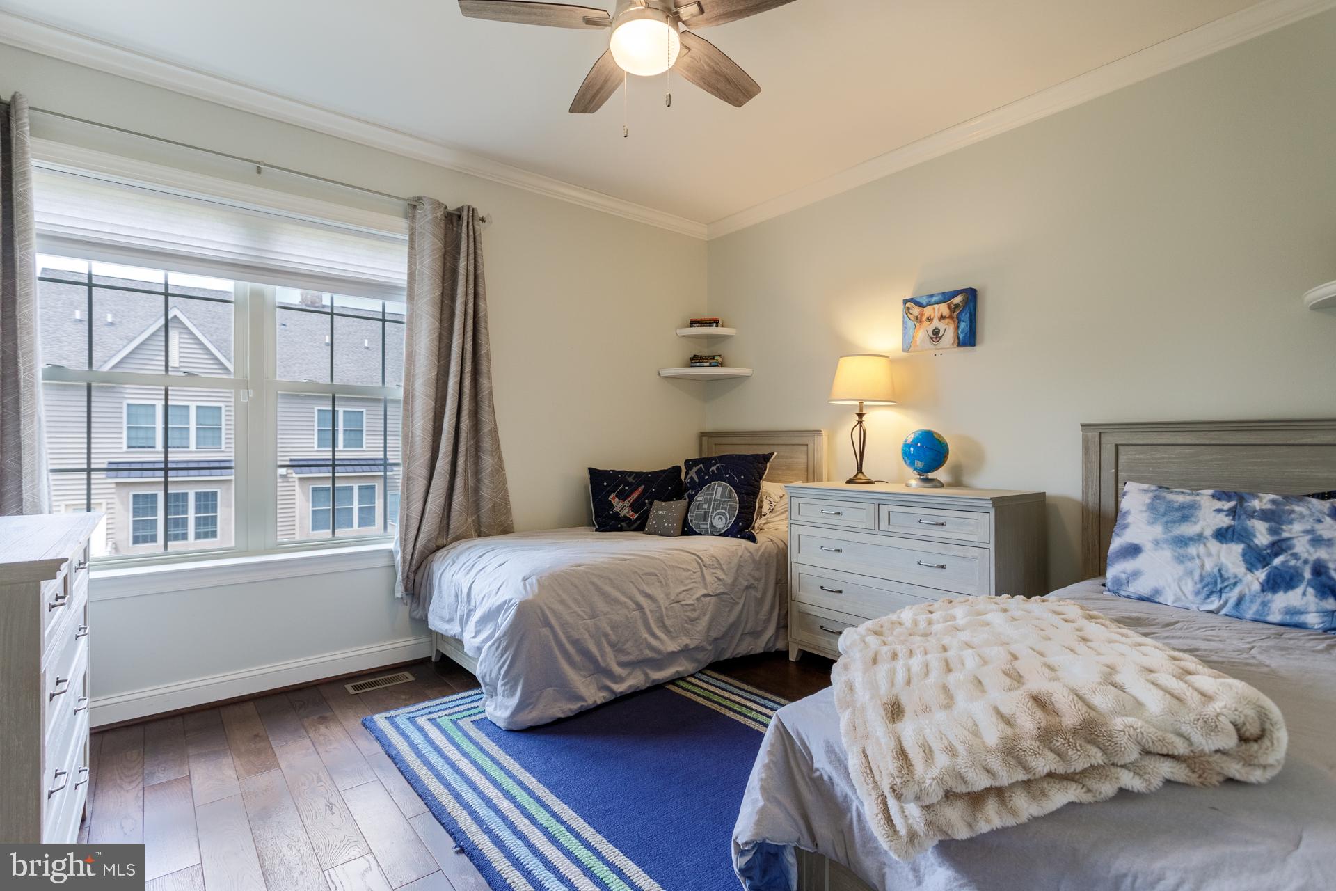 WALDEN SQUARE - Residential