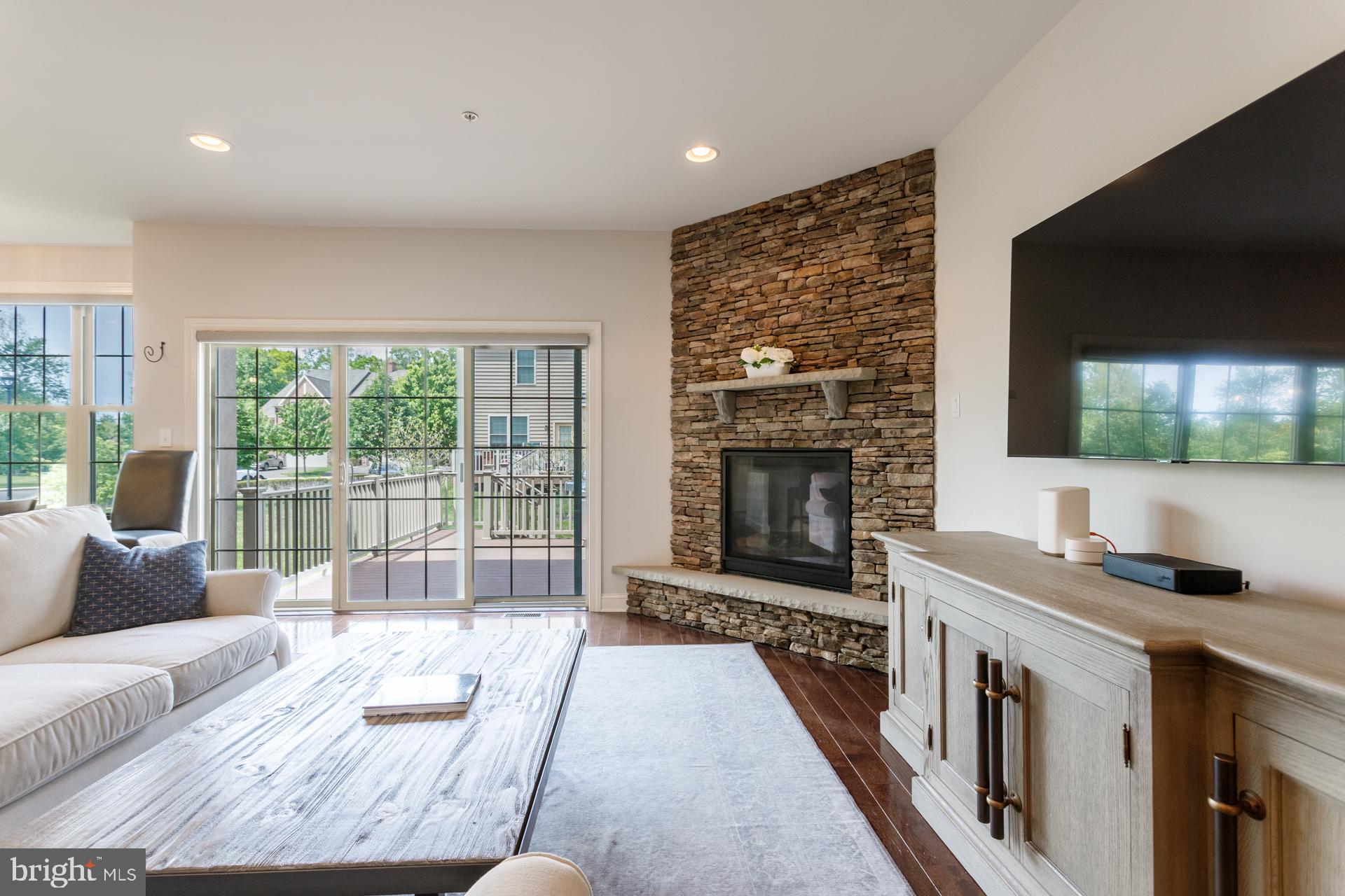 WALDEN SQUARE - Residential