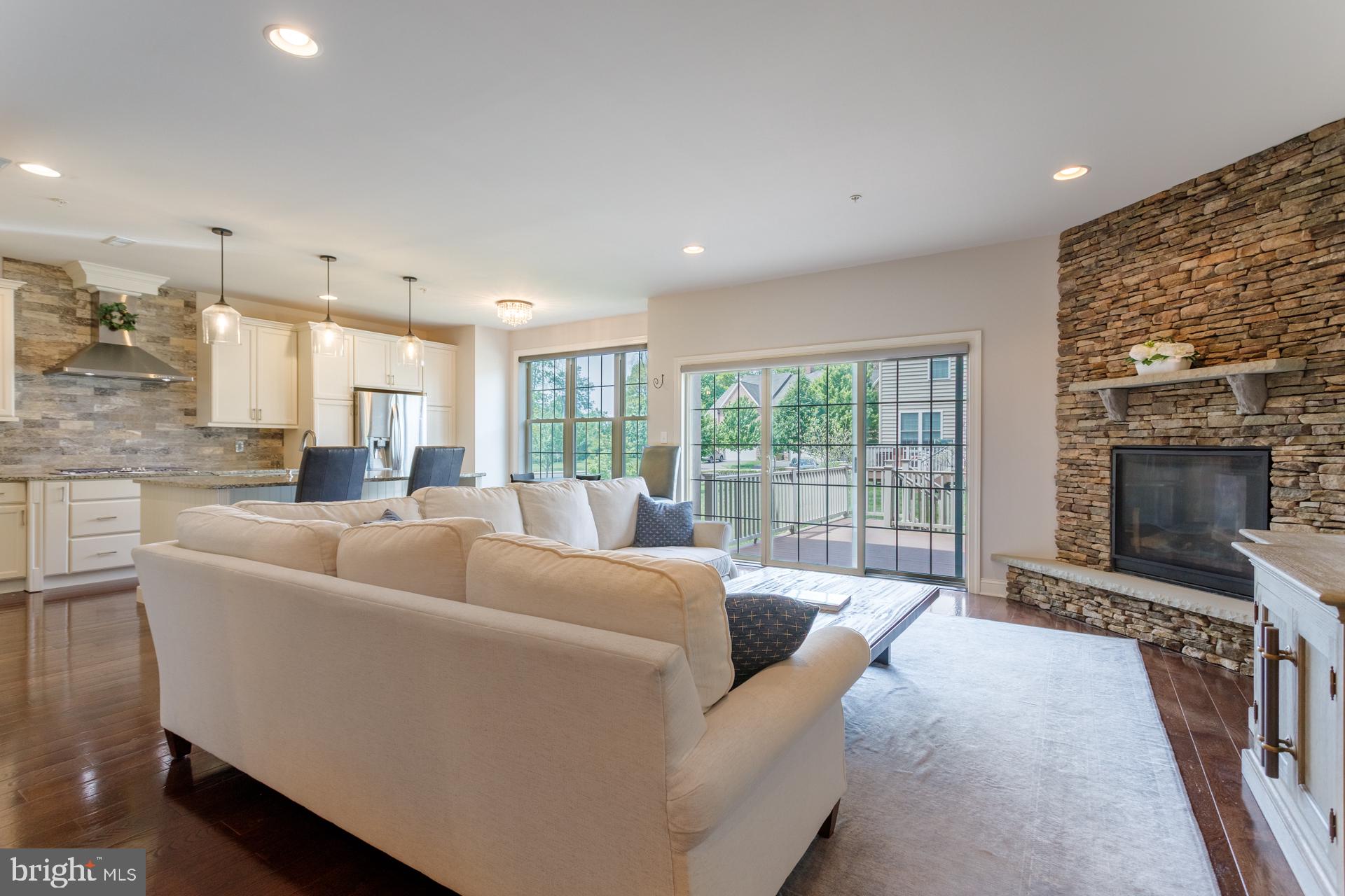 WALDEN SQUARE - Residential