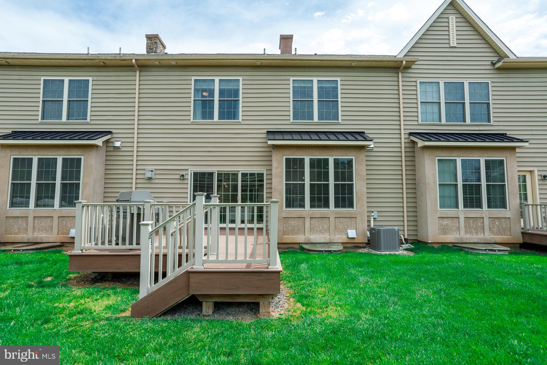 WALDEN SQUARE - Residential