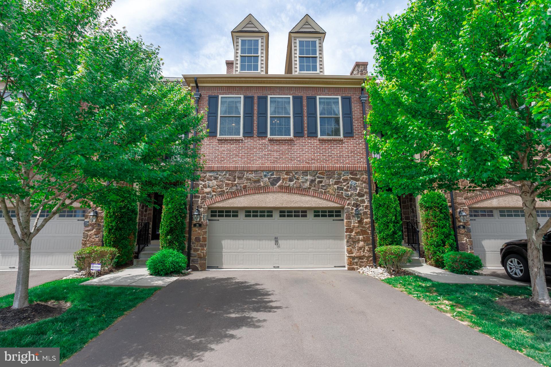 WALDEN SQUARE - Residential