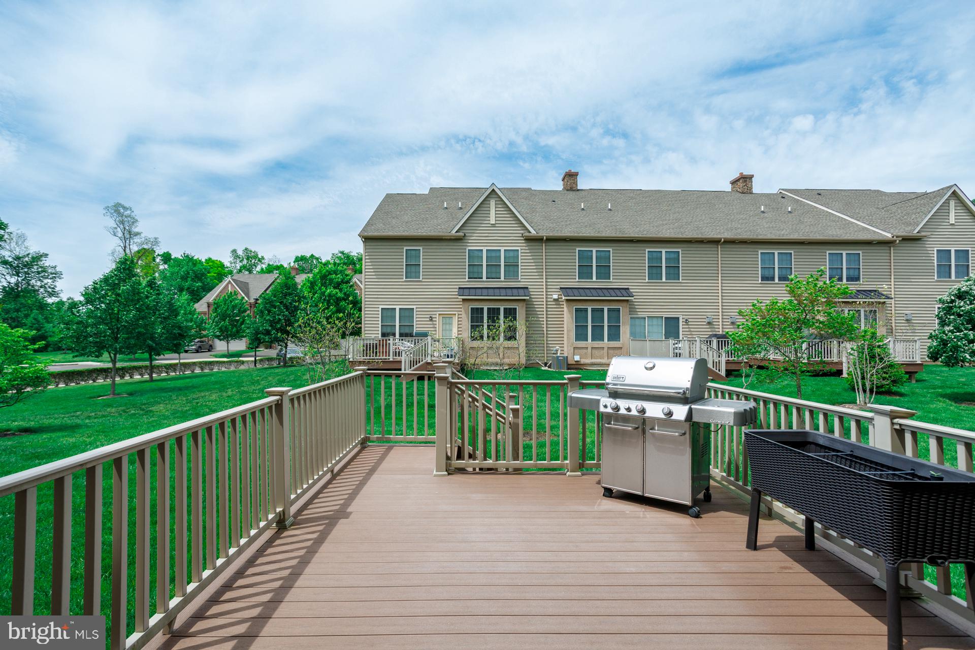 WALDEN SQUARE - Residential