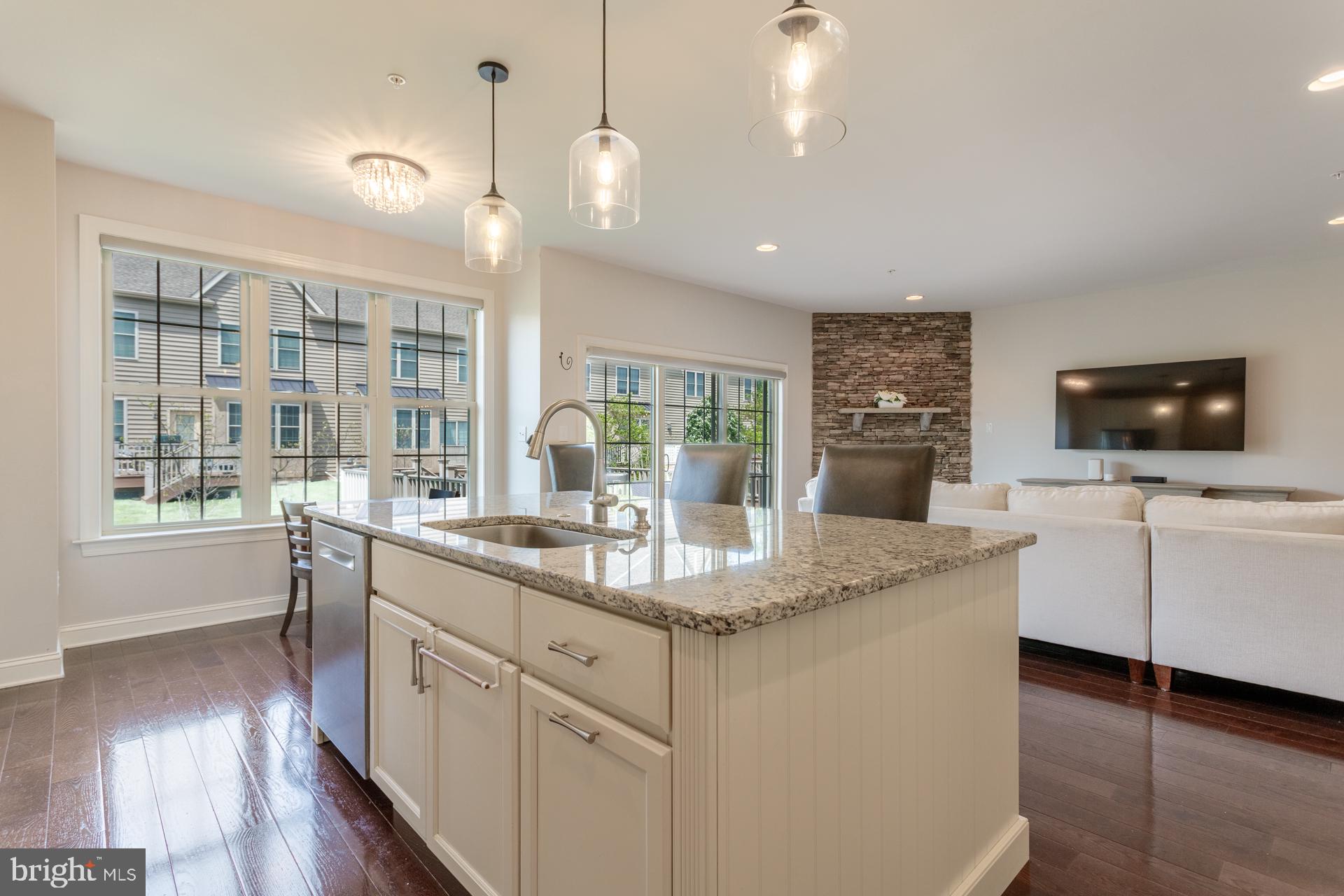 WALDEN SQUARE - Residential