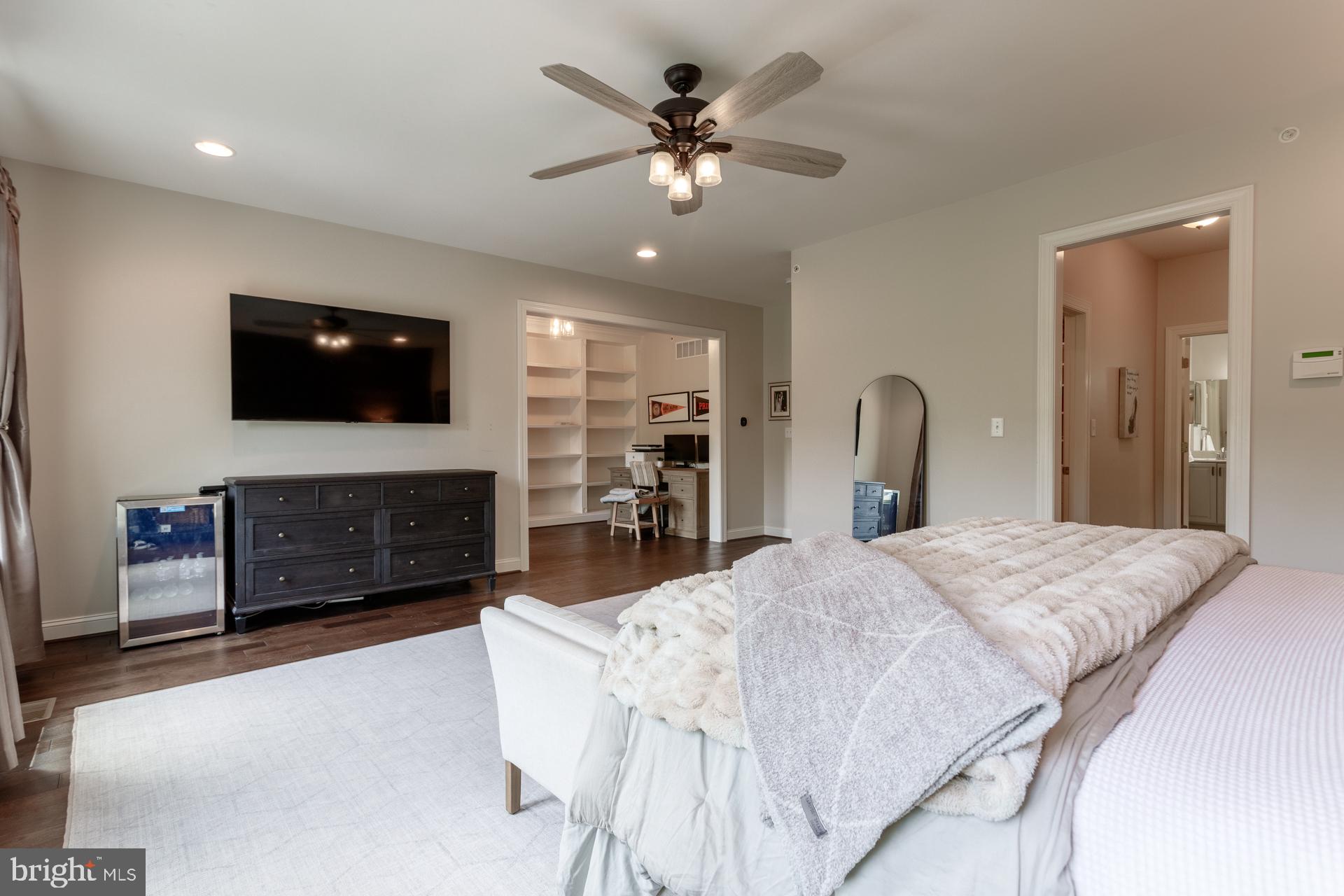 WALDEN SQUARE - Residential