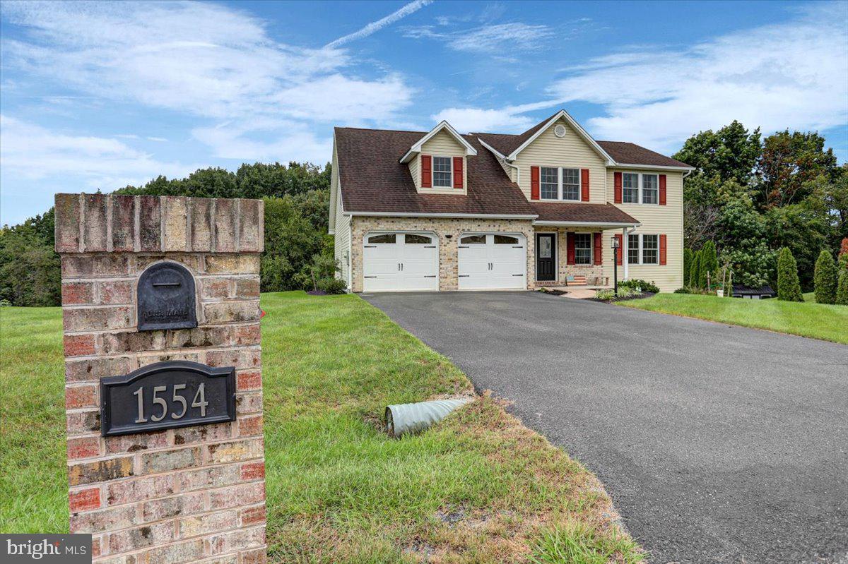 1554 LORRAINE LANE