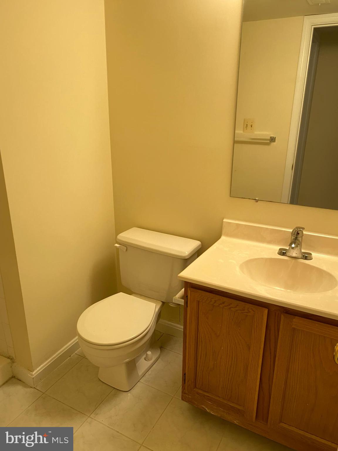 PICKWICK VILLAGE - Residential Lease