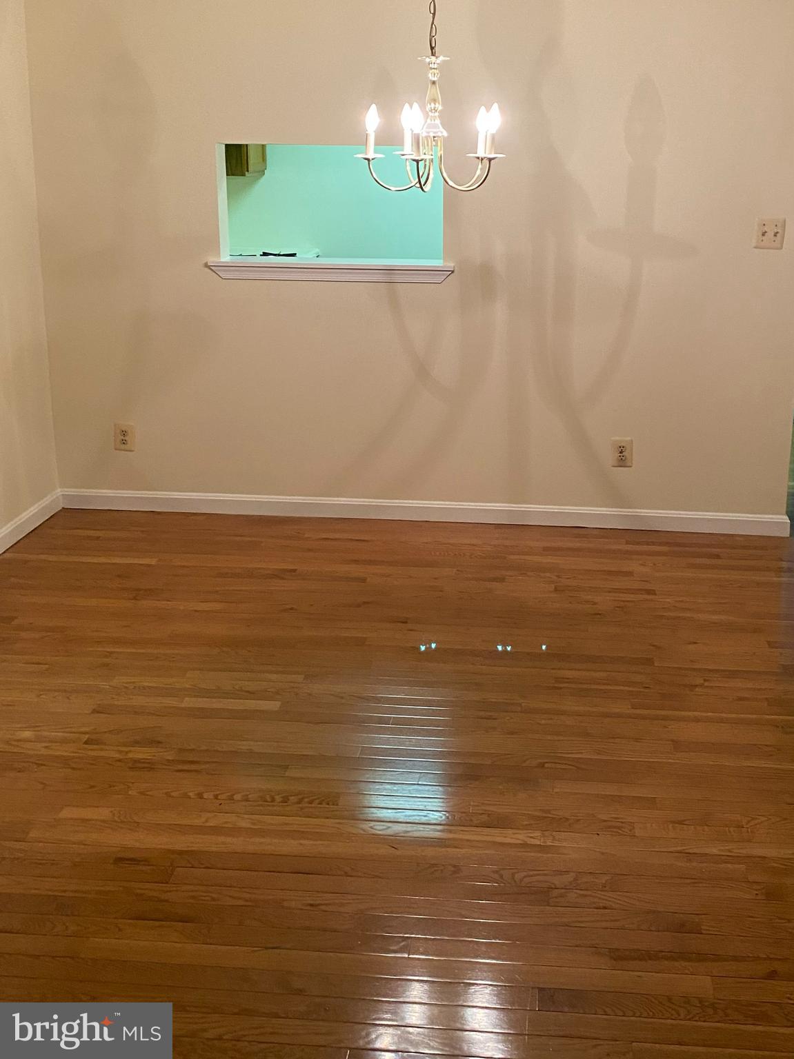 PICKWICK VILLAGE - Residential Lease