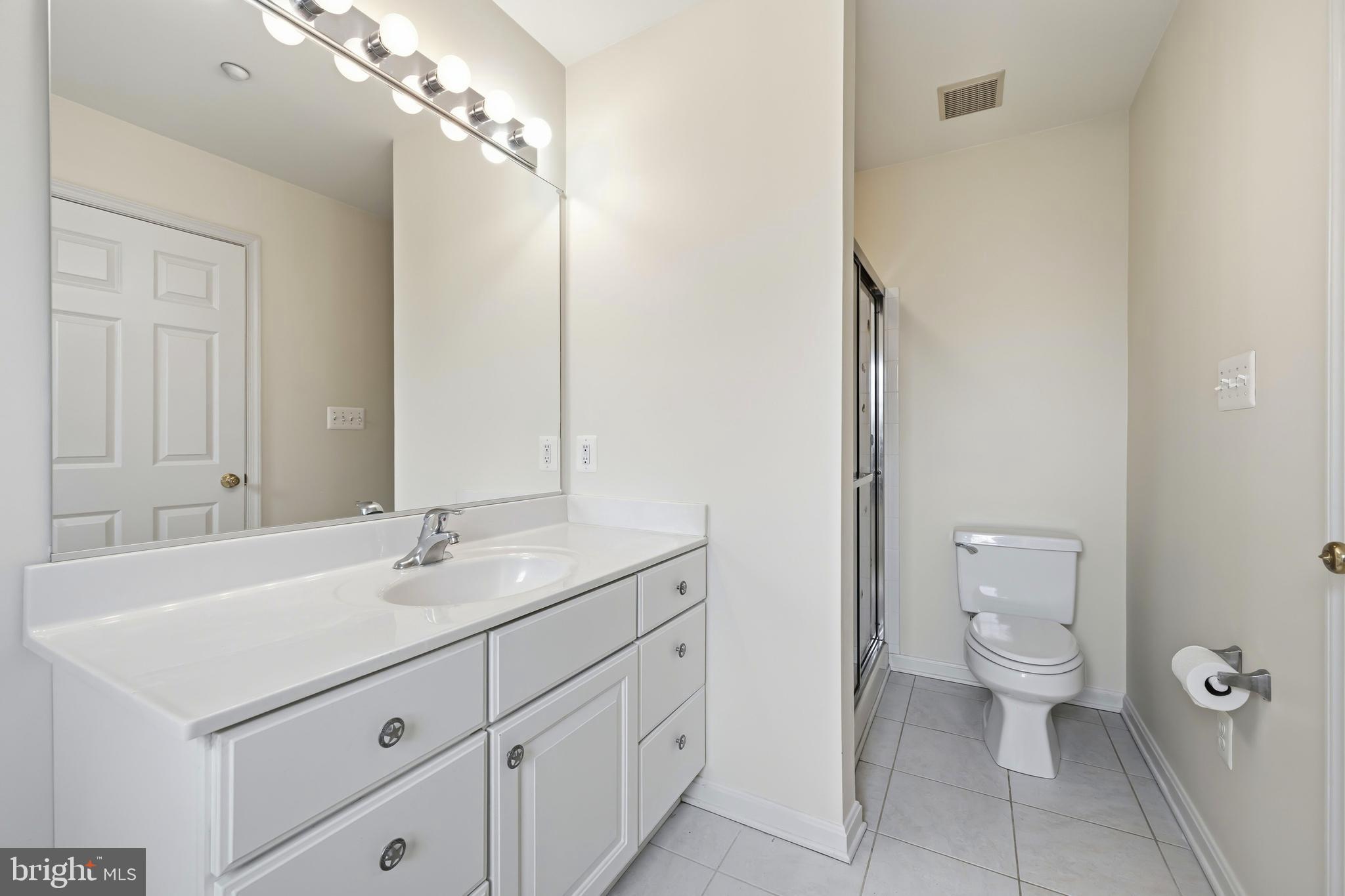 OAK HOLLOW - Residential